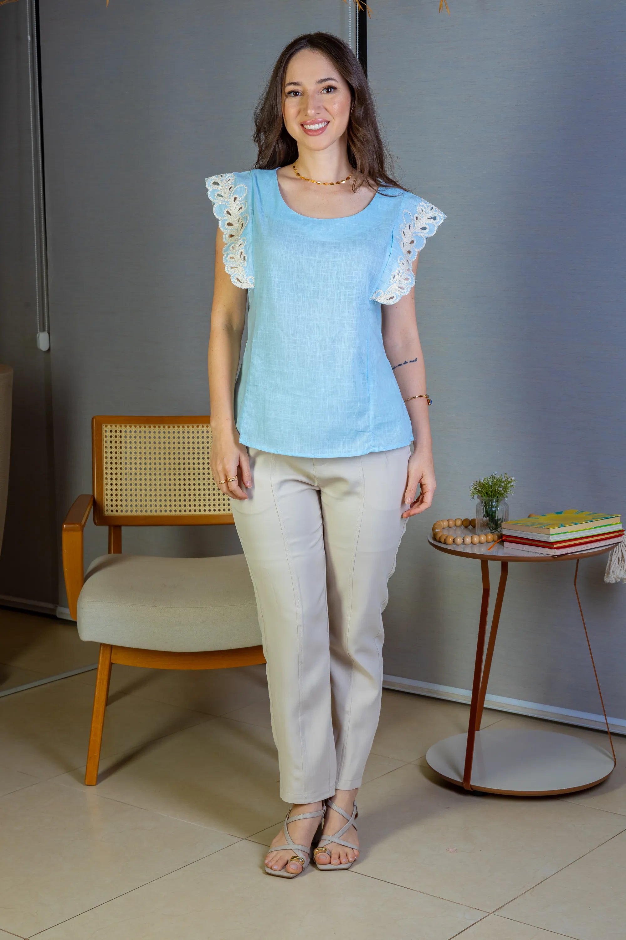 Blusa Regata Detalhe Bordado Em Visco Comfort Juliane Azul