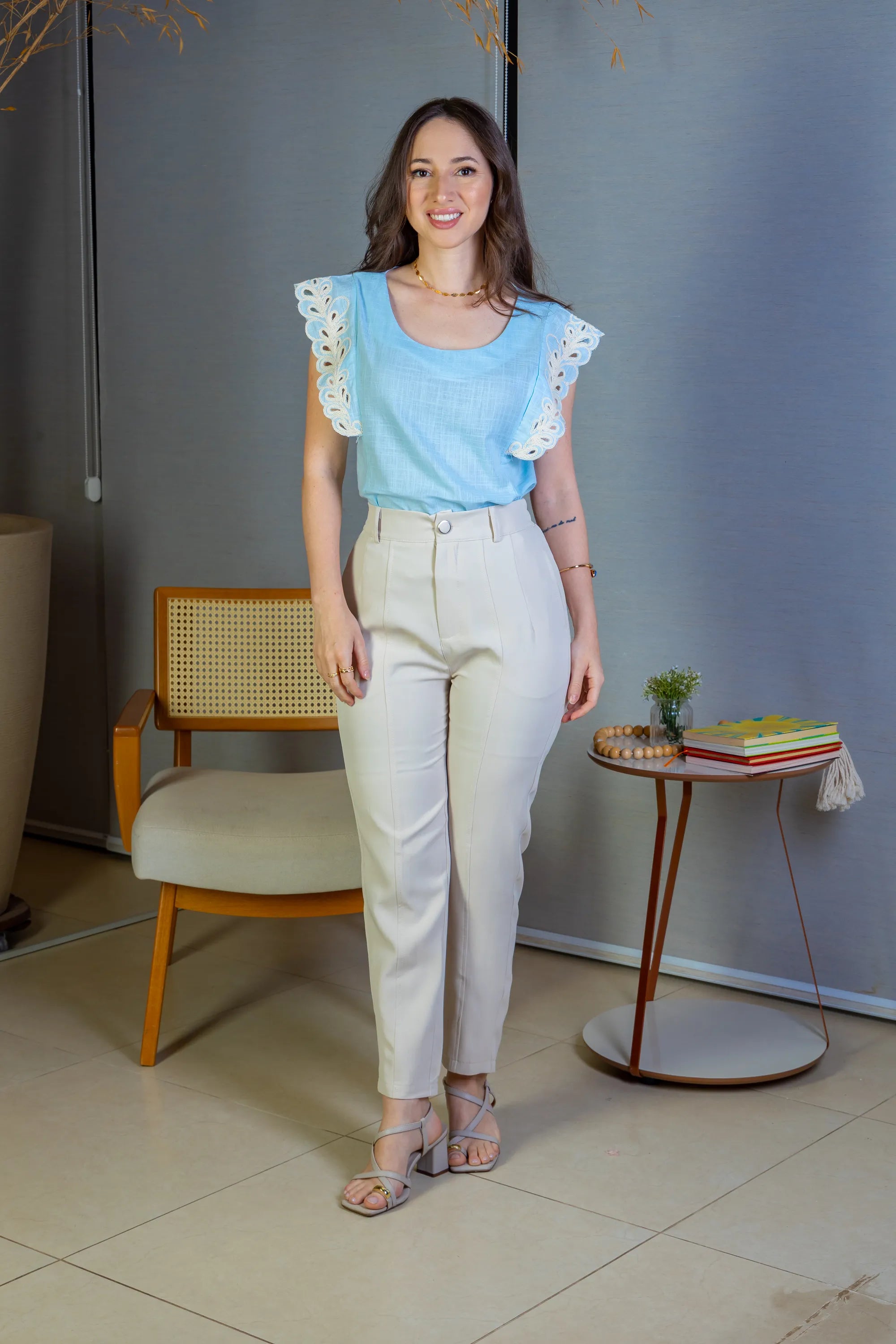 Blusa Regata Detalhe Bordado Em Visco Comfort Juliane Azul