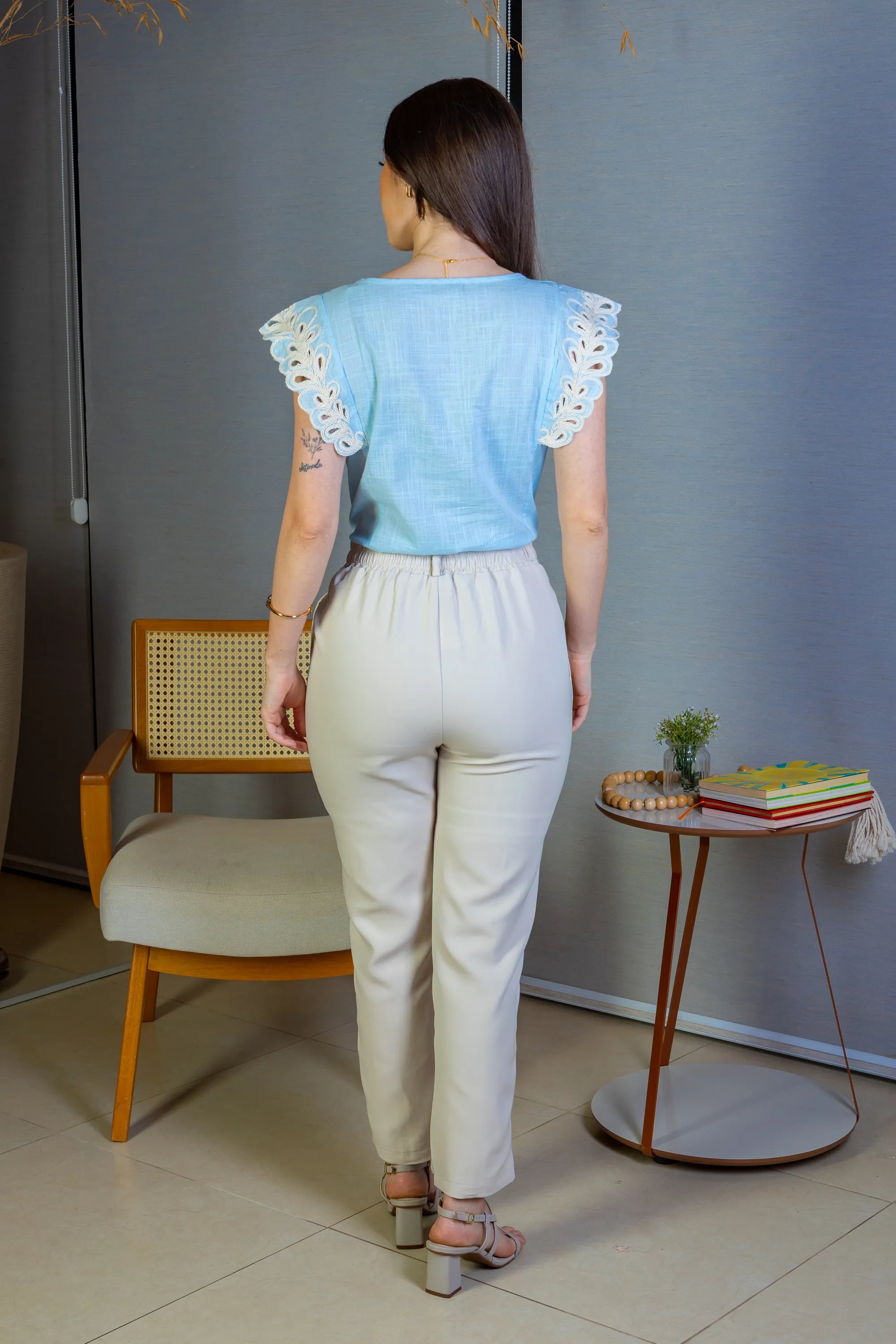 Blusa Regata Detalhe Bordado Em Visco Comfort Juliane Azul