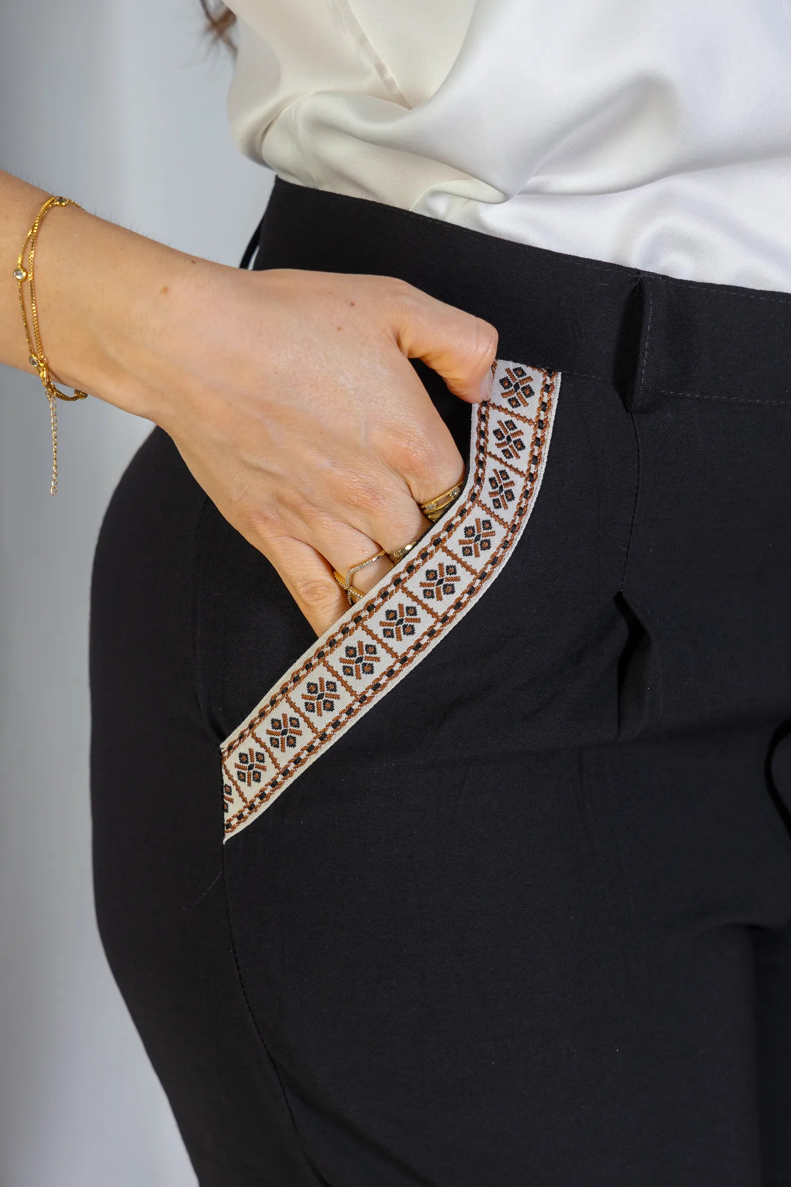 Shorts Detalhe Bolsos Cotton Maju Coutinho Preto