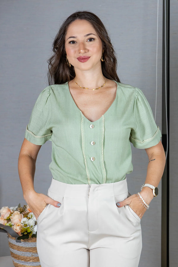 Blusa Manga Curta Visco-Linho Decote em "V" com Botões e Ponto Contrastante Maxine Verde