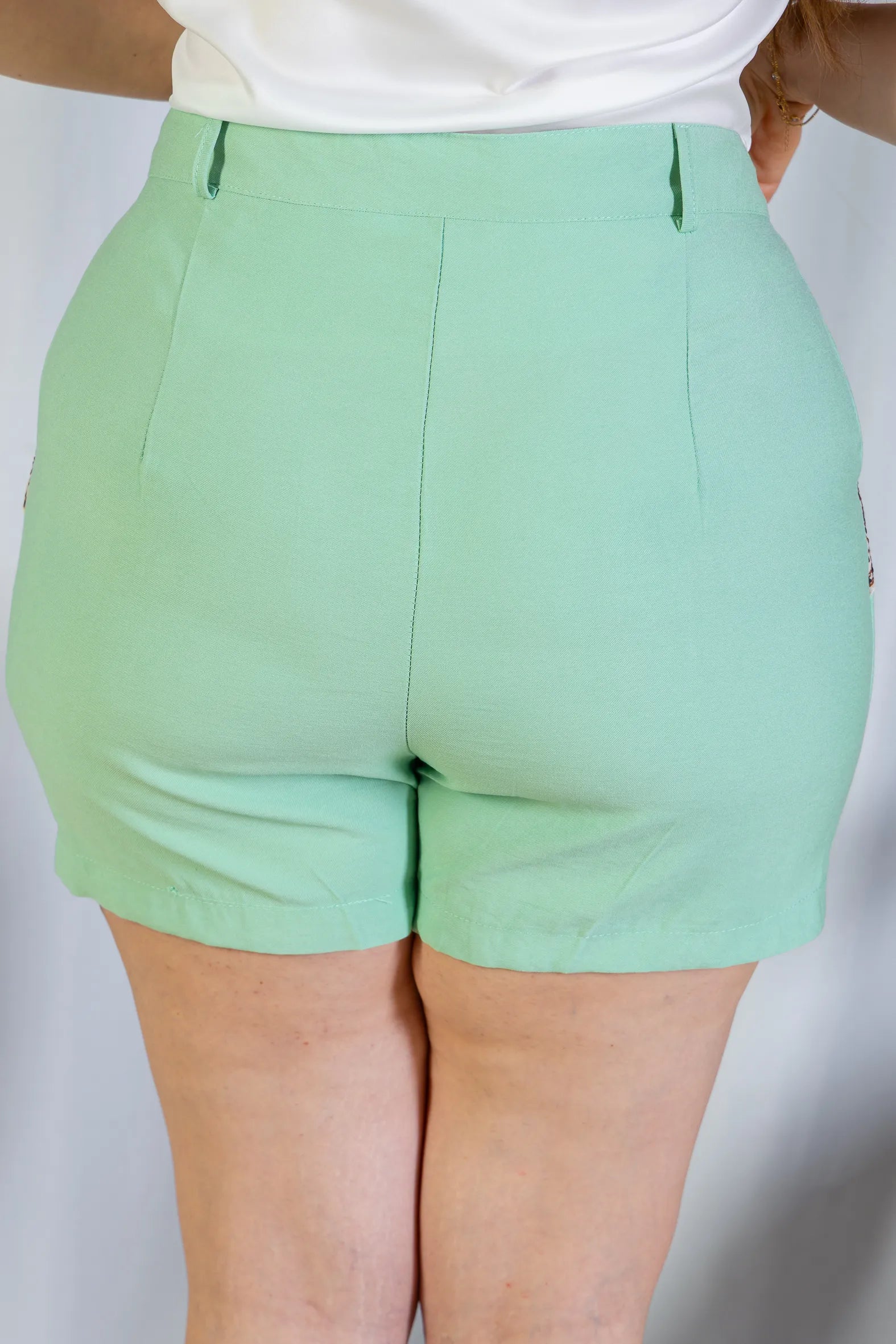 Shorts Detalhe Bolsos Cotton Maju Coutinho Verde