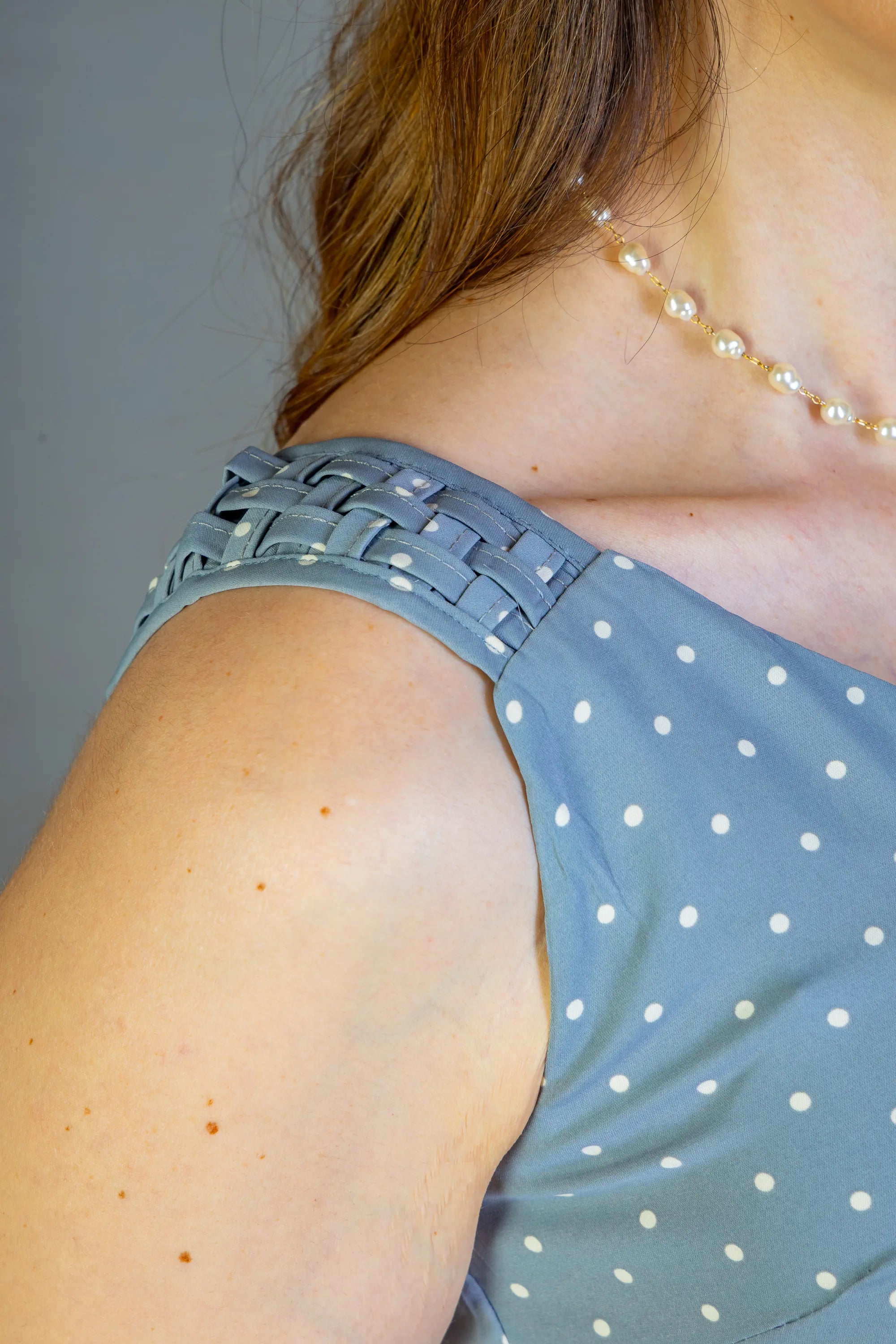 Blusa Regata Detalhe Alça Estampada Poá Crepe Classic Isabel Azul