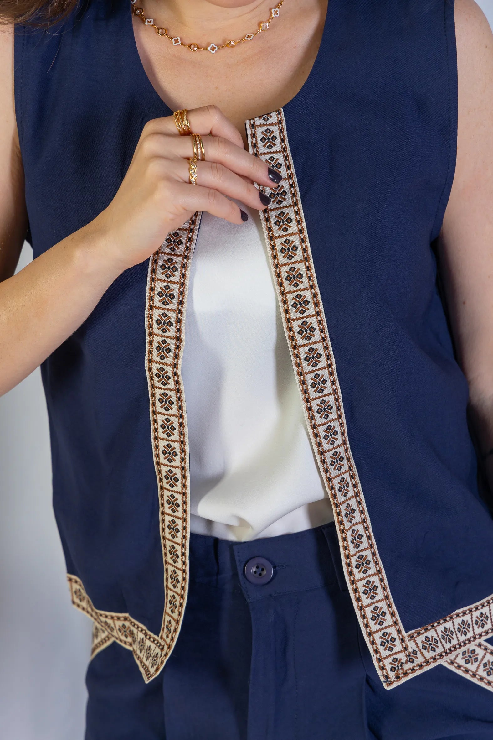 Colete Regata Detalhe Barra Cotton Maju Coutinho Azul Marinho