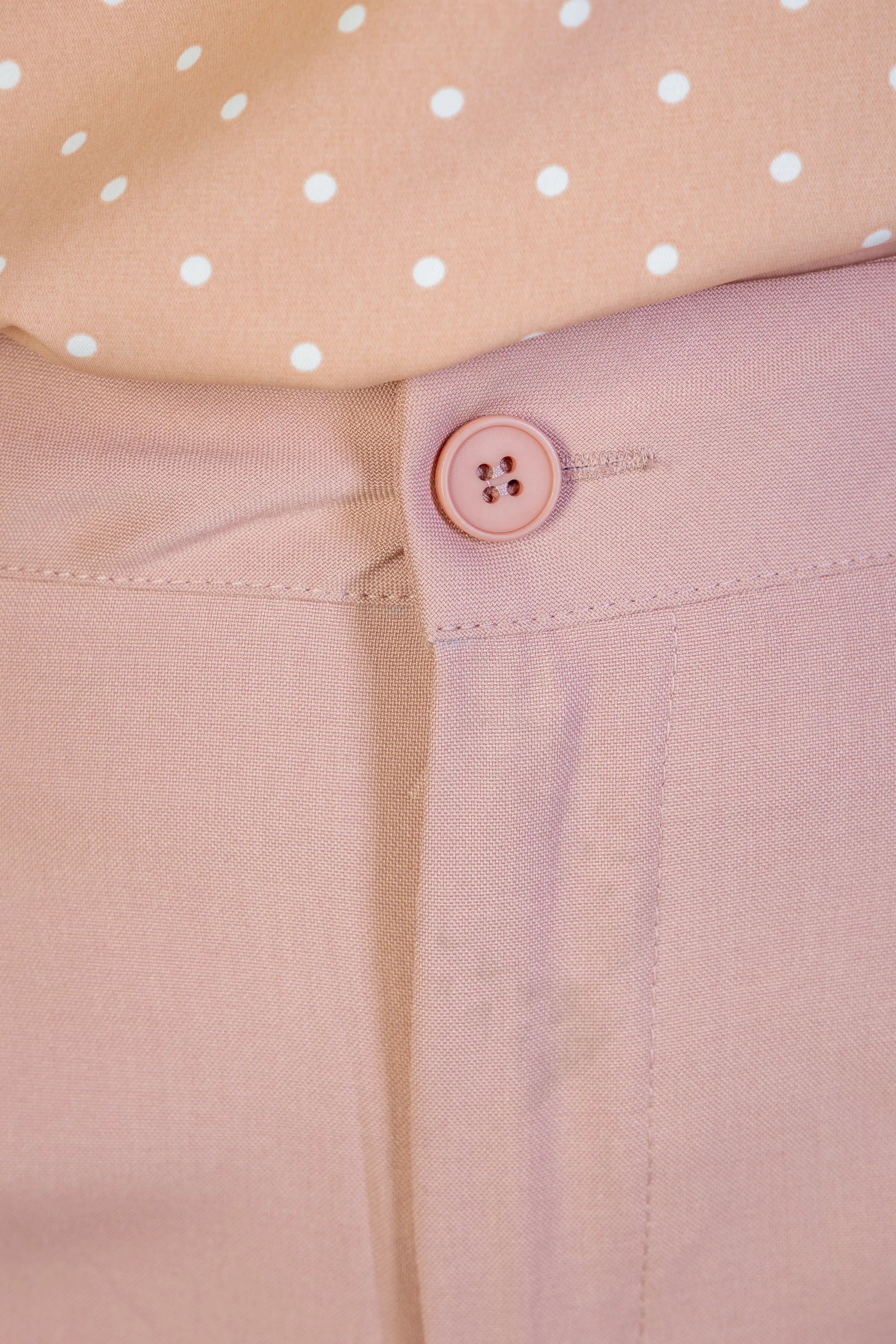 Calça Pantalona Detalhe Botões Crepe Alfaiataria Larissa Rose