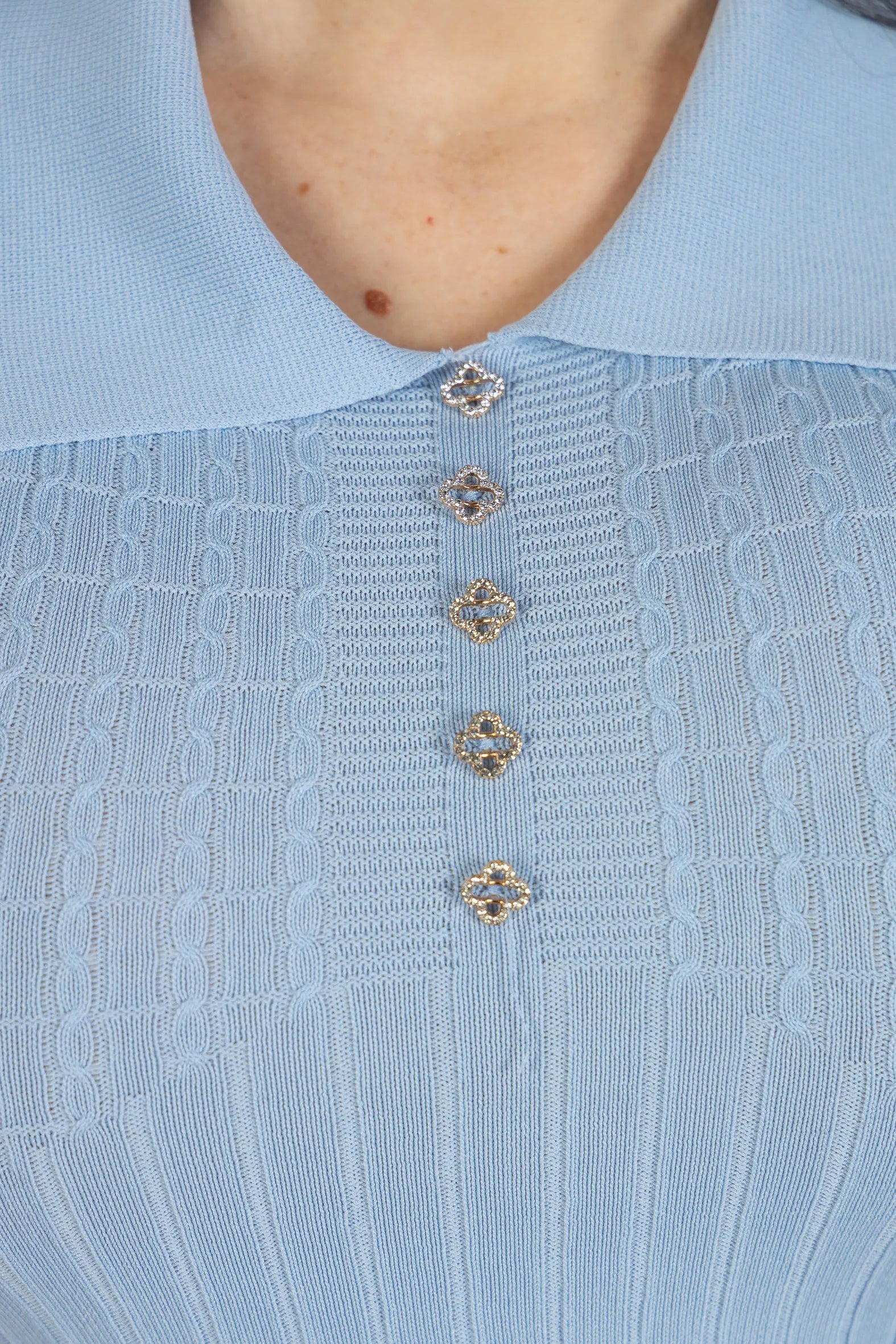 Blusa em Modal Gola Camisa com Aplicação de Strass Tamires Azul