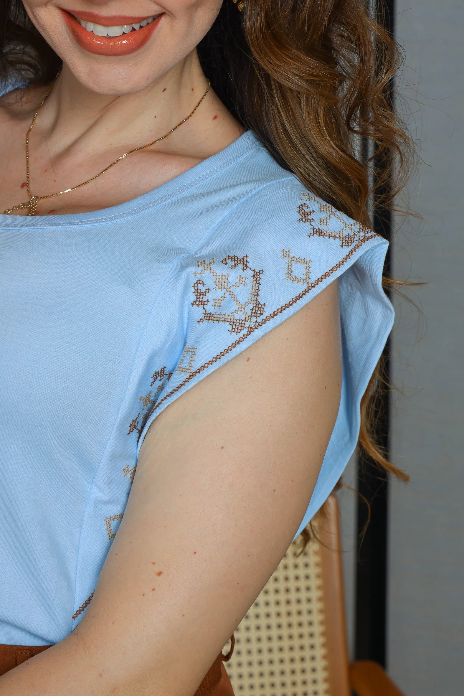 Blusa Regata Muscle Tee em Cotton Lycra Detalhe Bordado Paula Azul