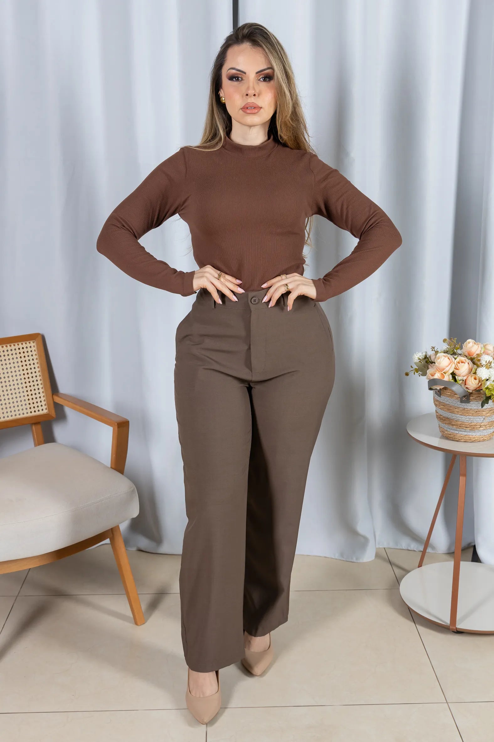 Blusa Manga Longa Malha Canelada Anastácia Marrom