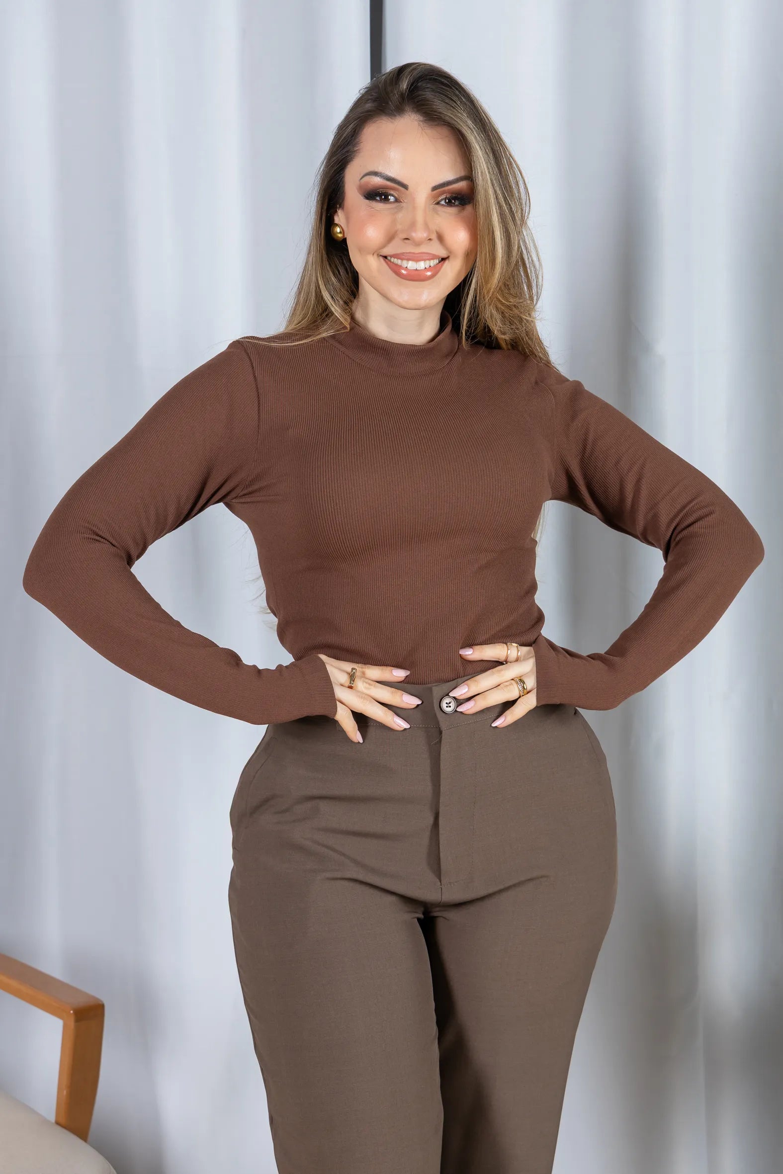 Blusa Manga Longa Malha Canelada Anastácia Marrom