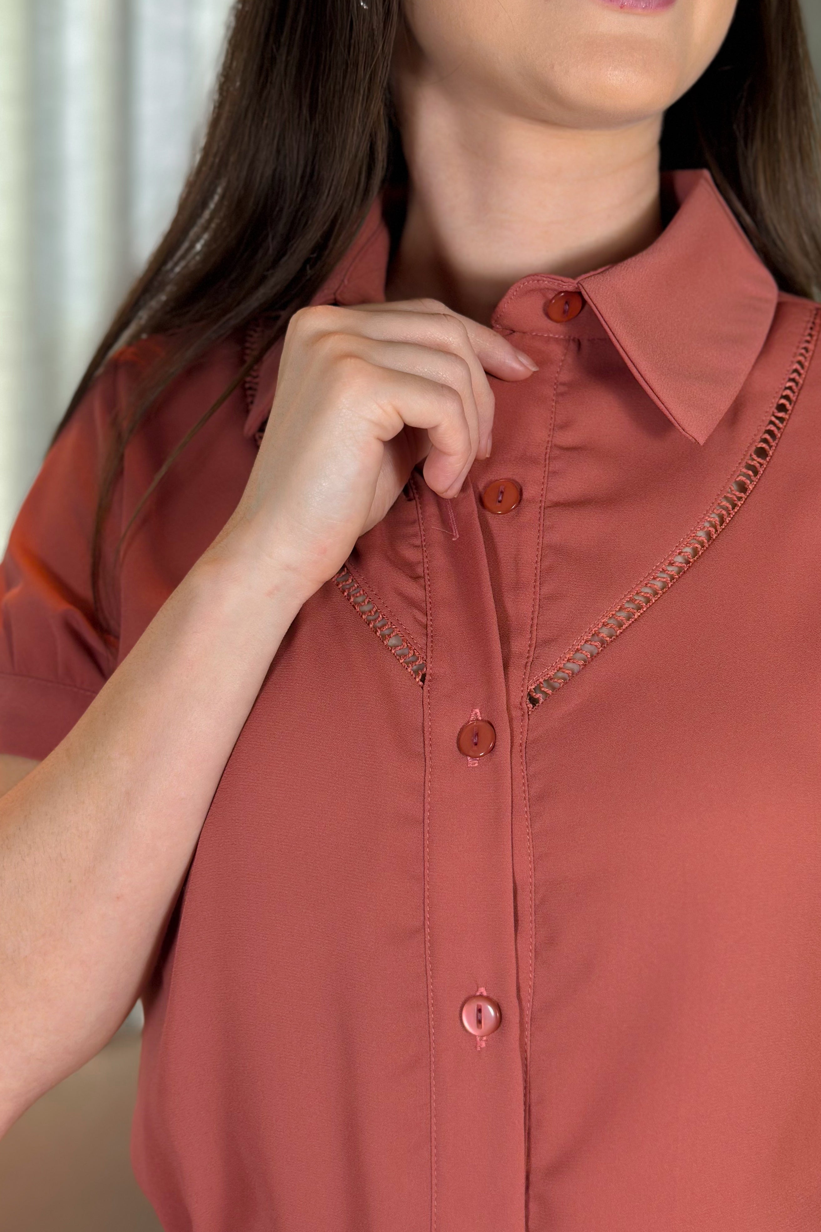 Camisa Em Crepe Detalhe Frente Suzana Terracota
