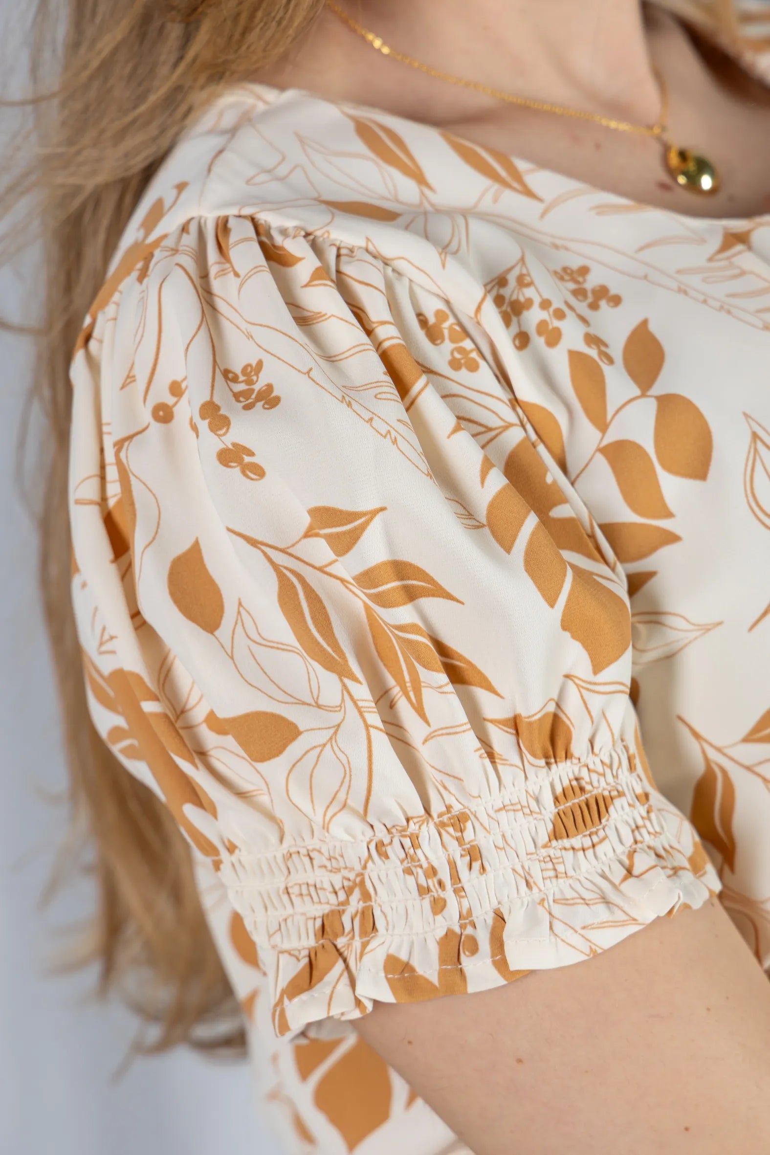Blusa Crepe Classic que Não Amassa Joana Bege
