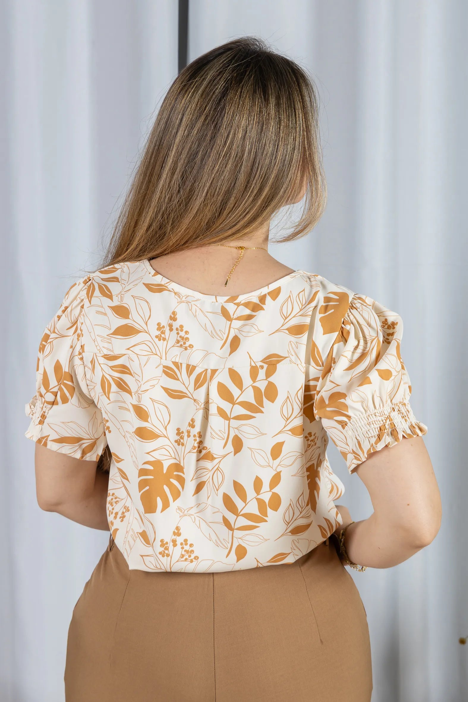 Blusa Crepe Classic que Não Amassa Joana Bege