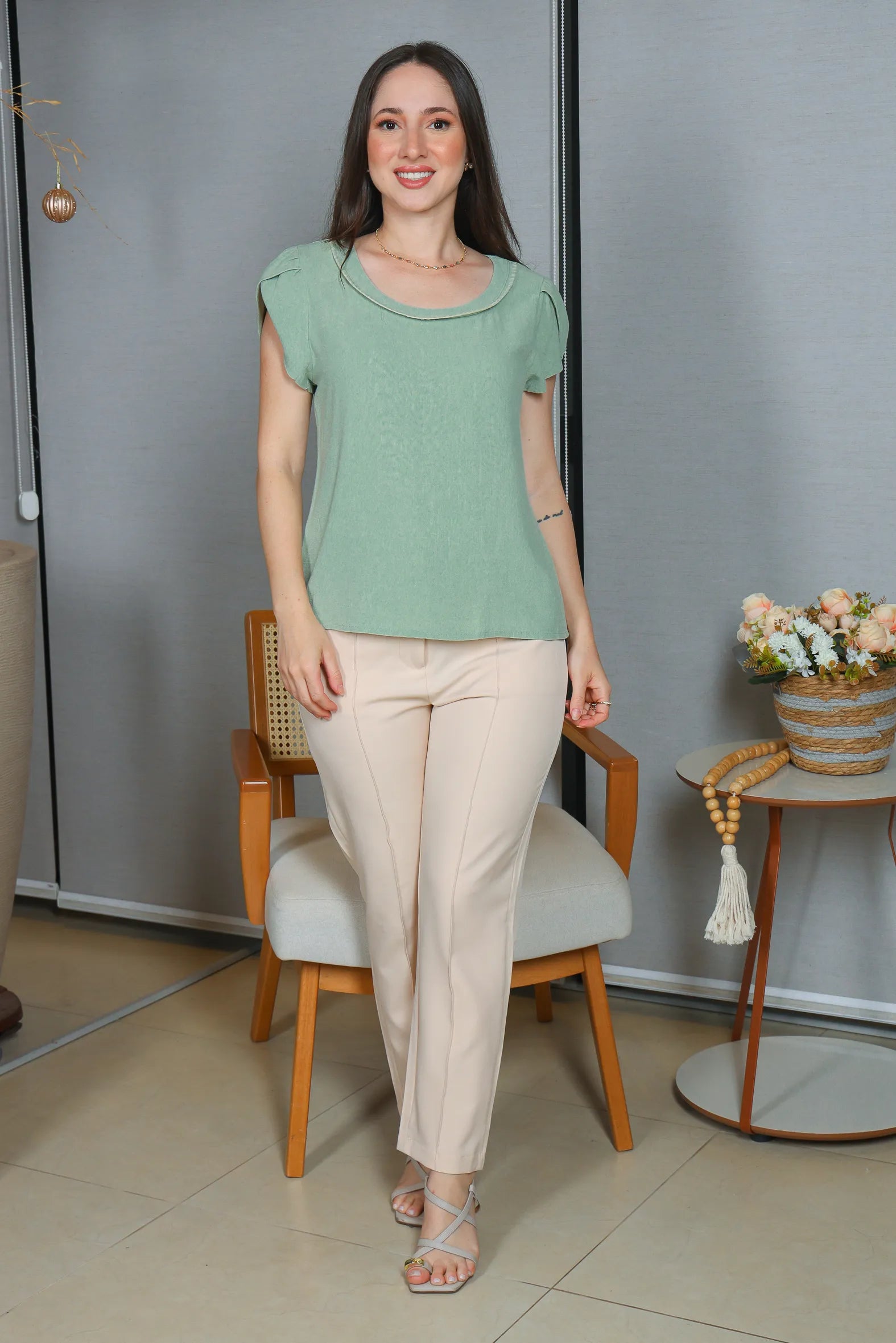 Blusa Manga Curta Transpassada Visco Linho Detalhe Colo Fabiana Verde