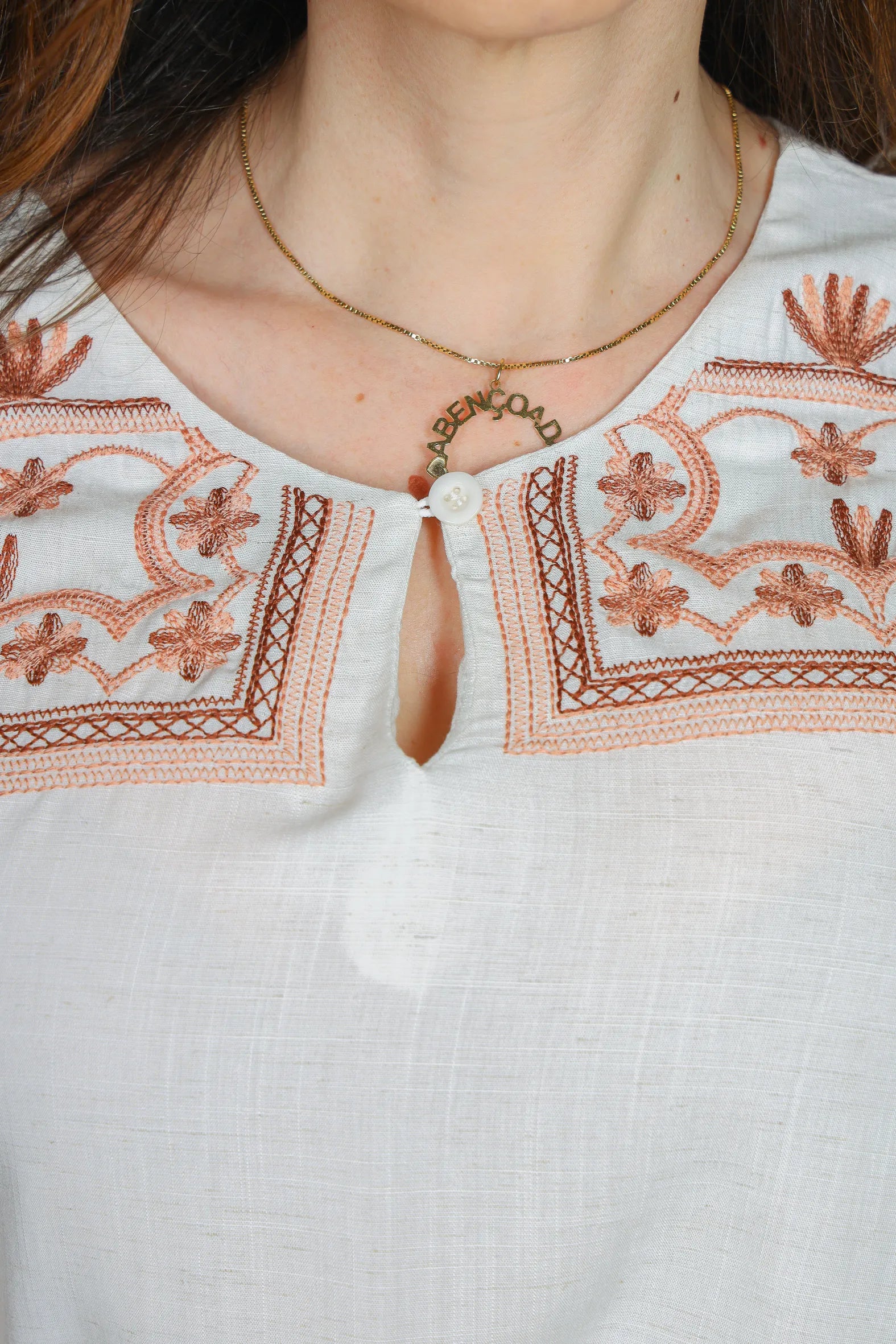 Blusa Manga Curta Visco Linho Decote em "V" Detalhe Bordado Patricia Branca