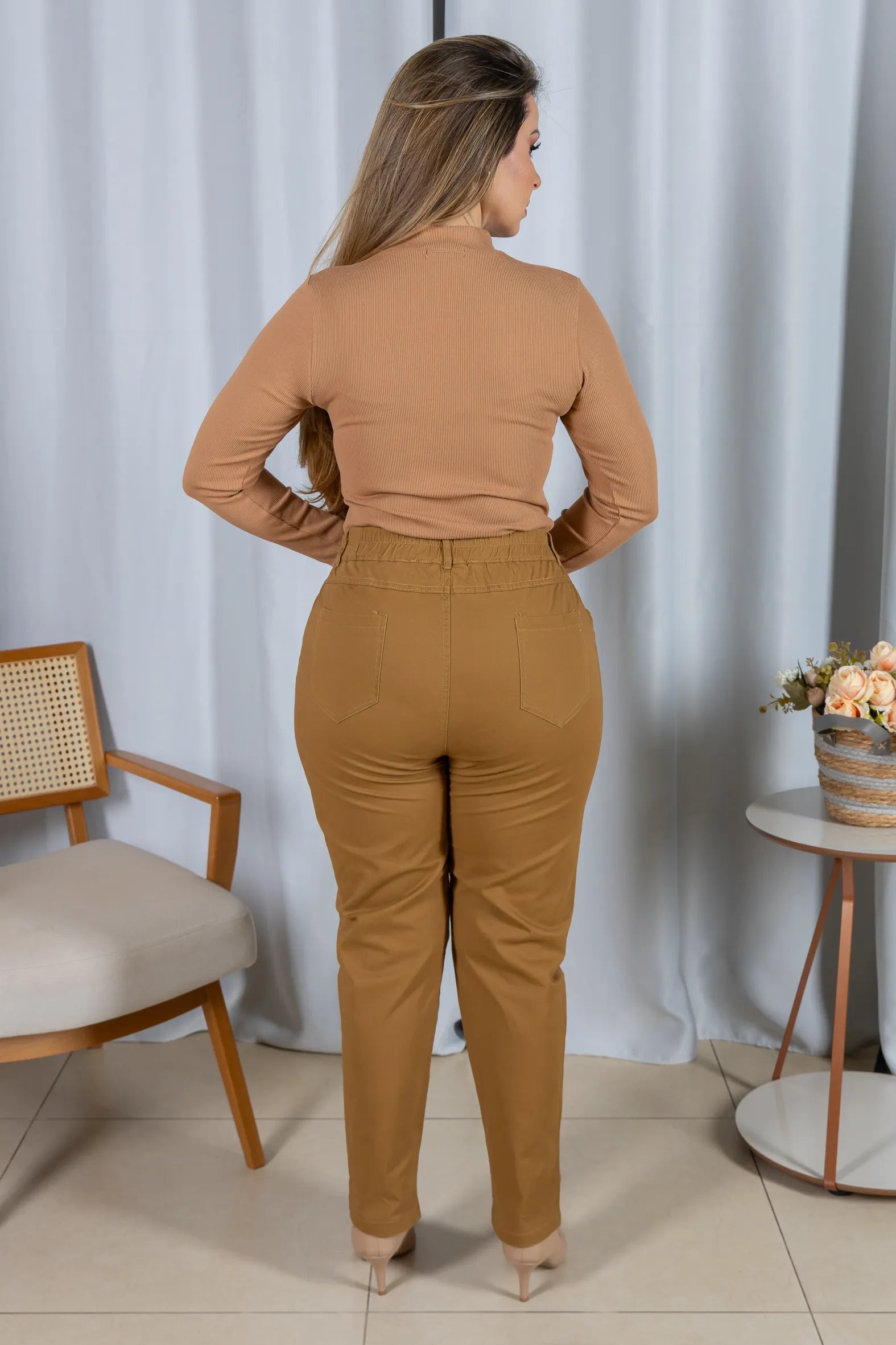 Blusa Manga Longa Malha Canelada Anastácia Bege