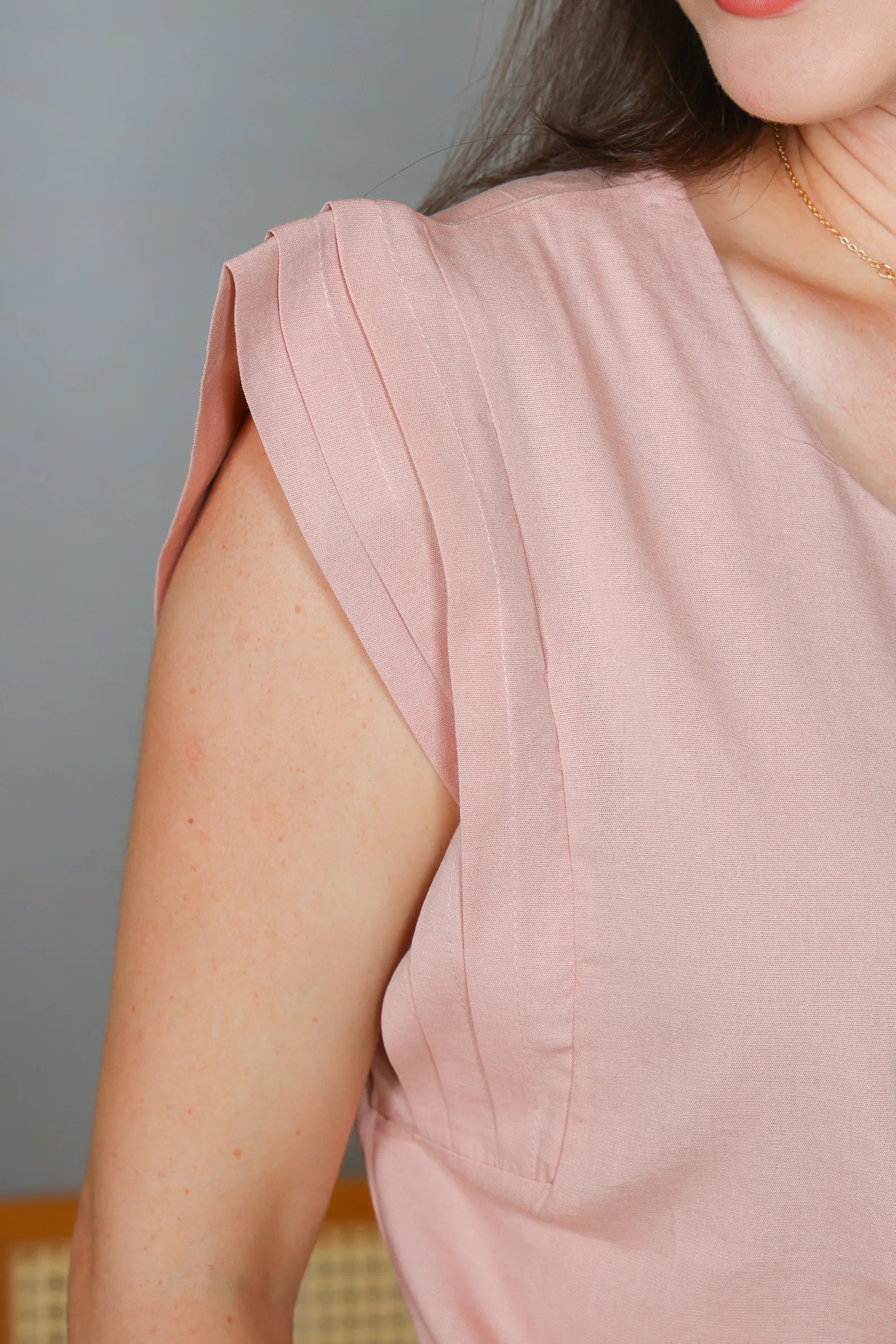 Blusa Regata Muscle Tee em Cotton Mix Detalhe Cava Dobrada Diana Rosa