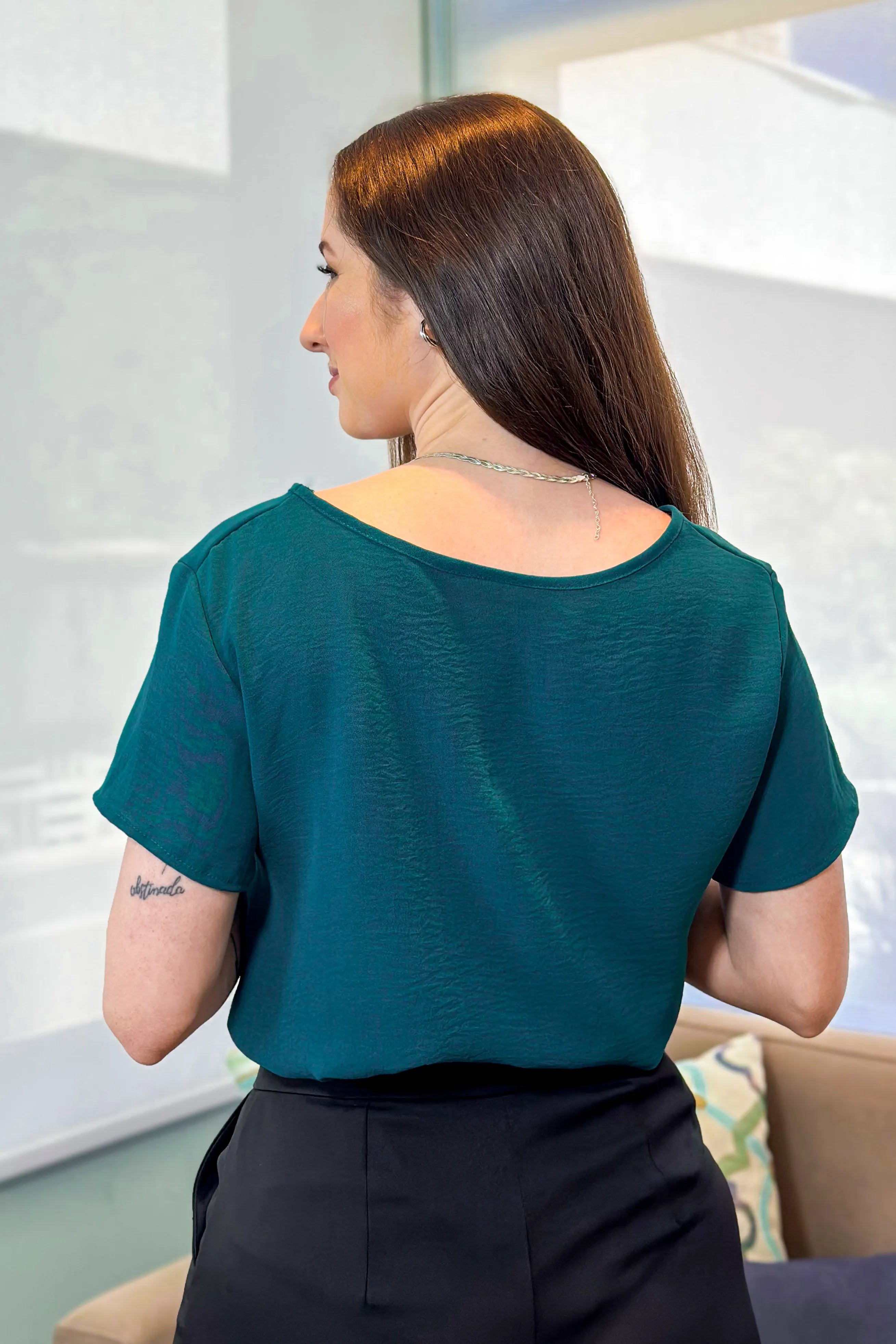 Blusa Manga Curta Detalhe Choker Jade Verde Petróleo