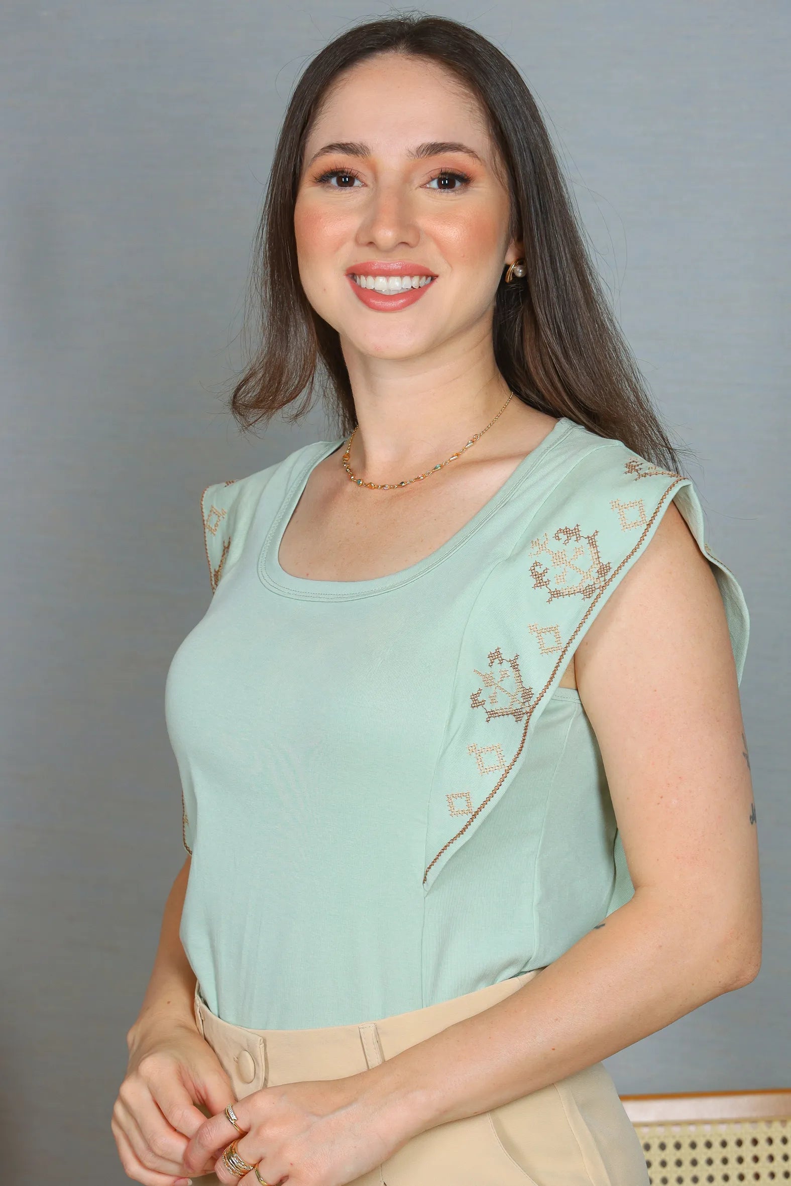 Blusa Regata Muscle Tee em Cotton Lycra Detalhe Bordado Paula Verde