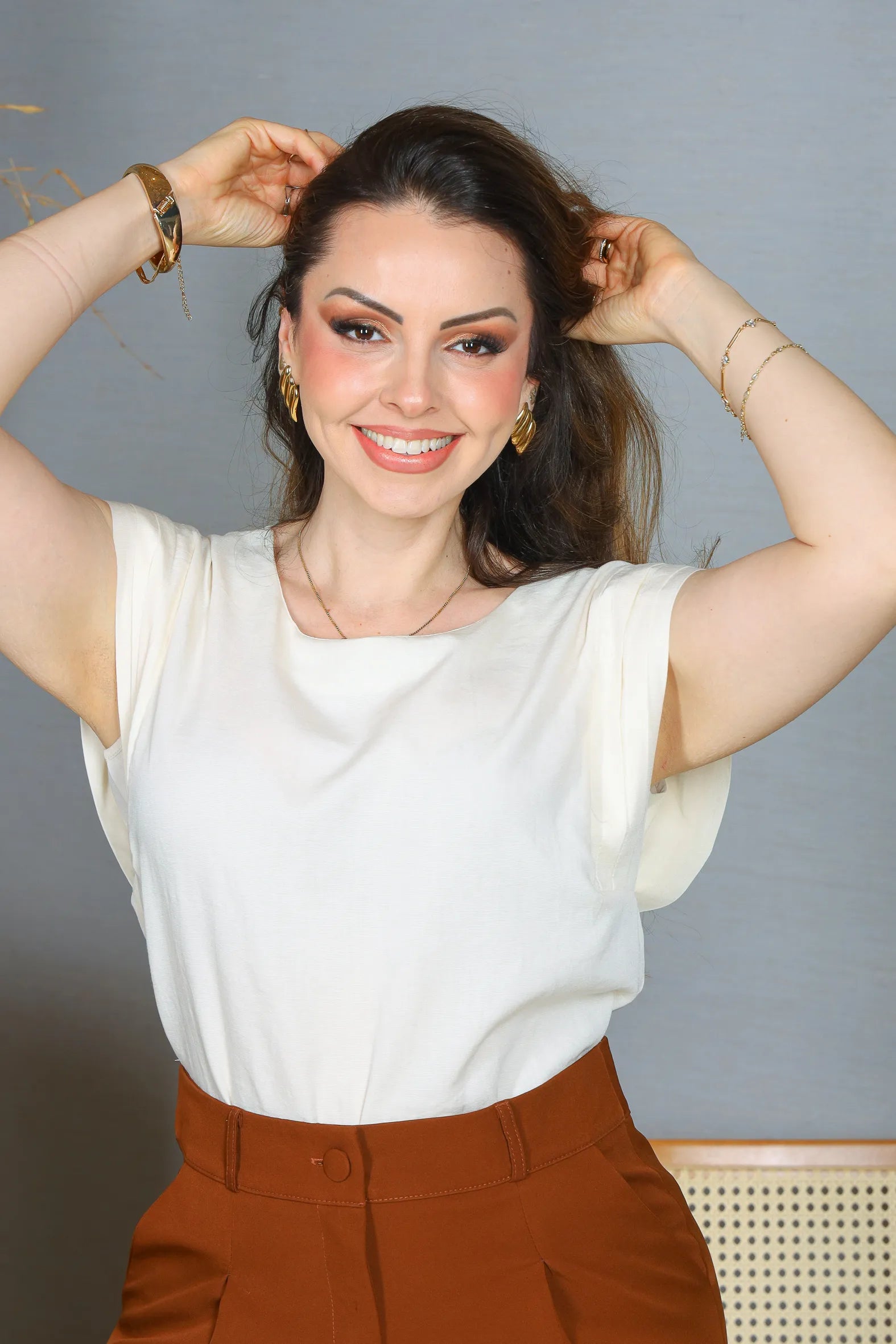 Blusa Regata Muscle Tee em Cotton Mix Detalhe Cava Dobrada Diana Creme