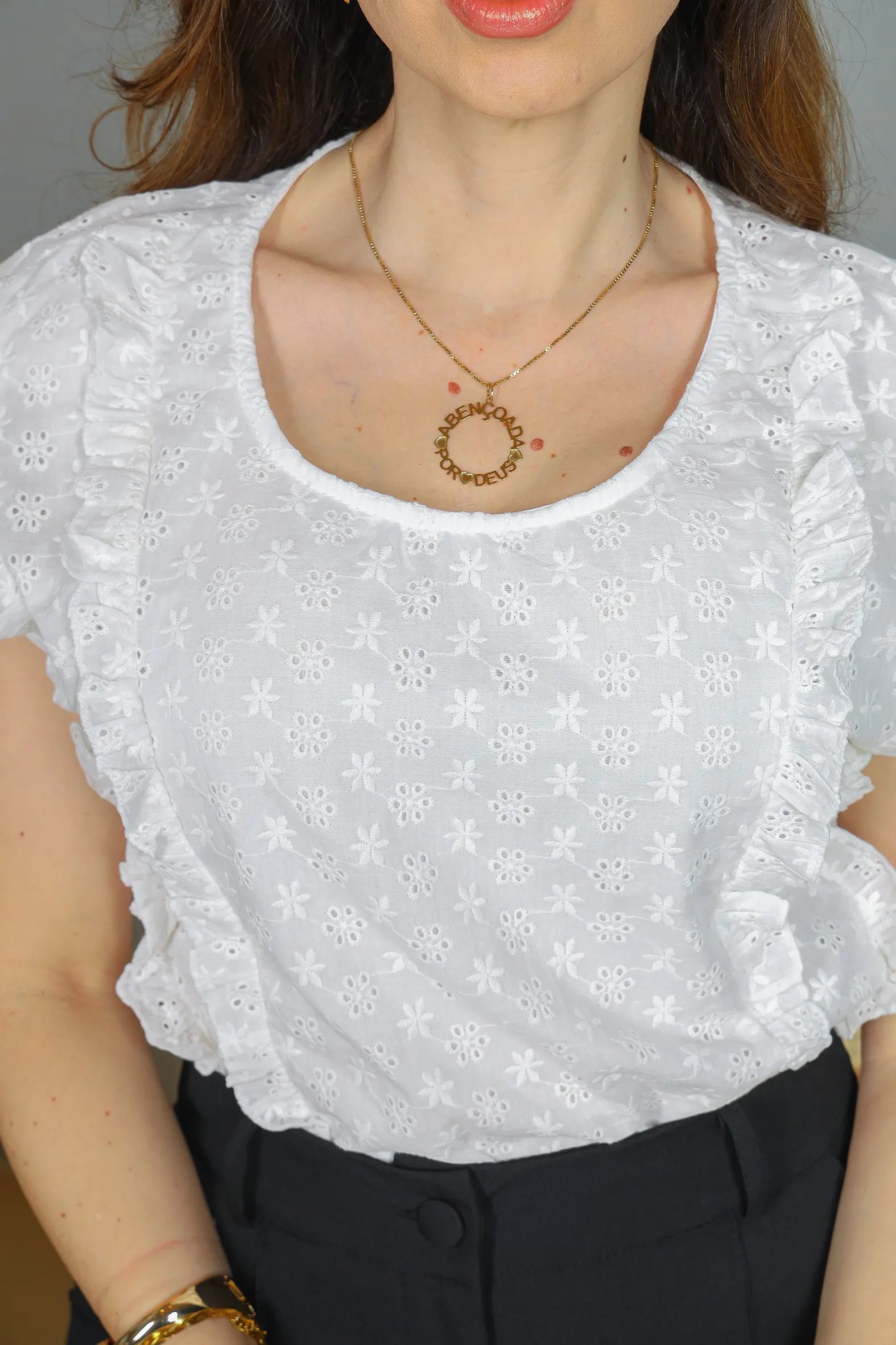 Blusa Manga Curta em Cotton Laise Detalhes Babados Marta Branca