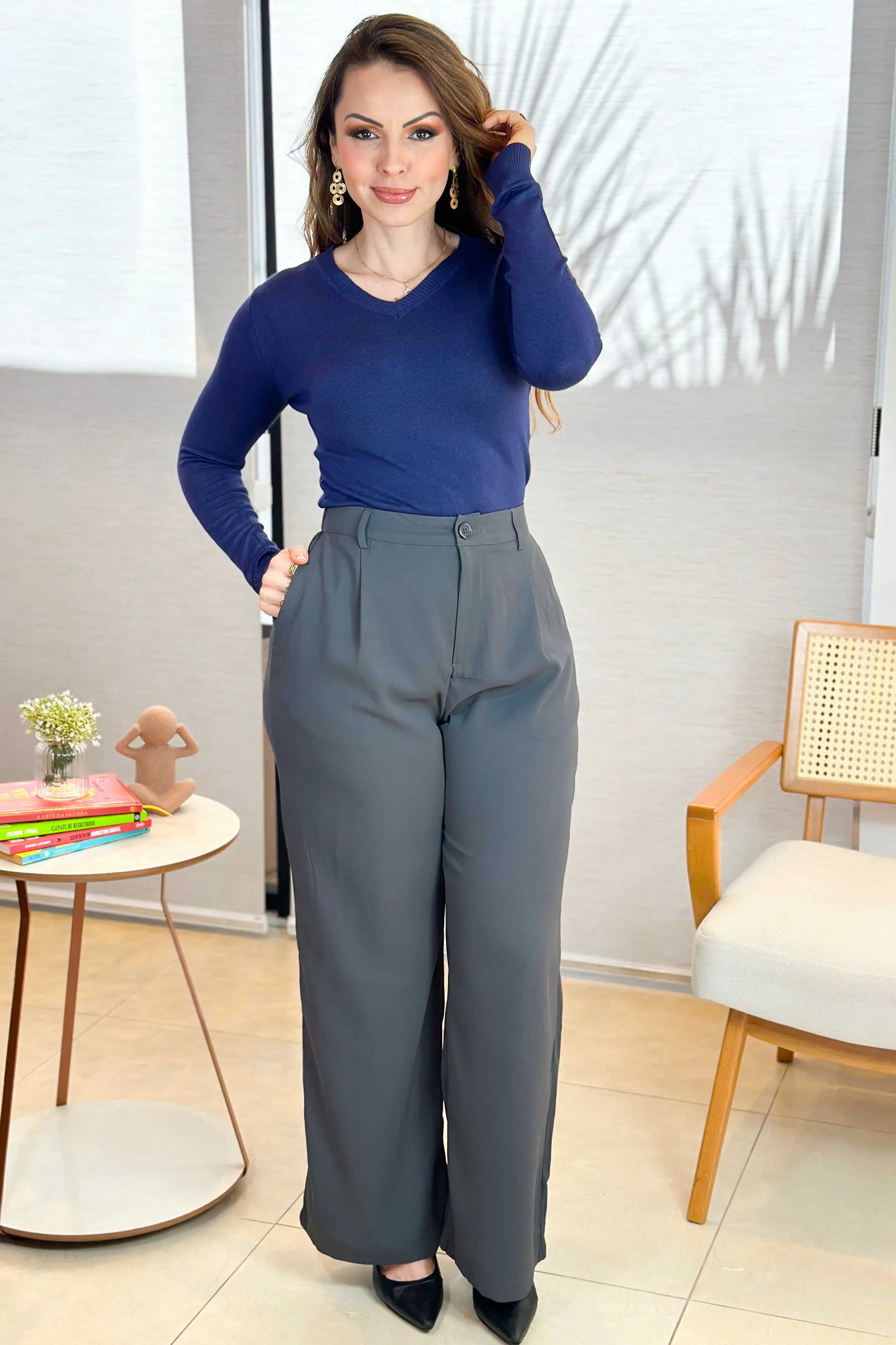 Conjunto: Blusa Manga Longa Em Tricot Luma Azul Marinho + Calça Pantalona Alfaiataria Lavínia Grafite