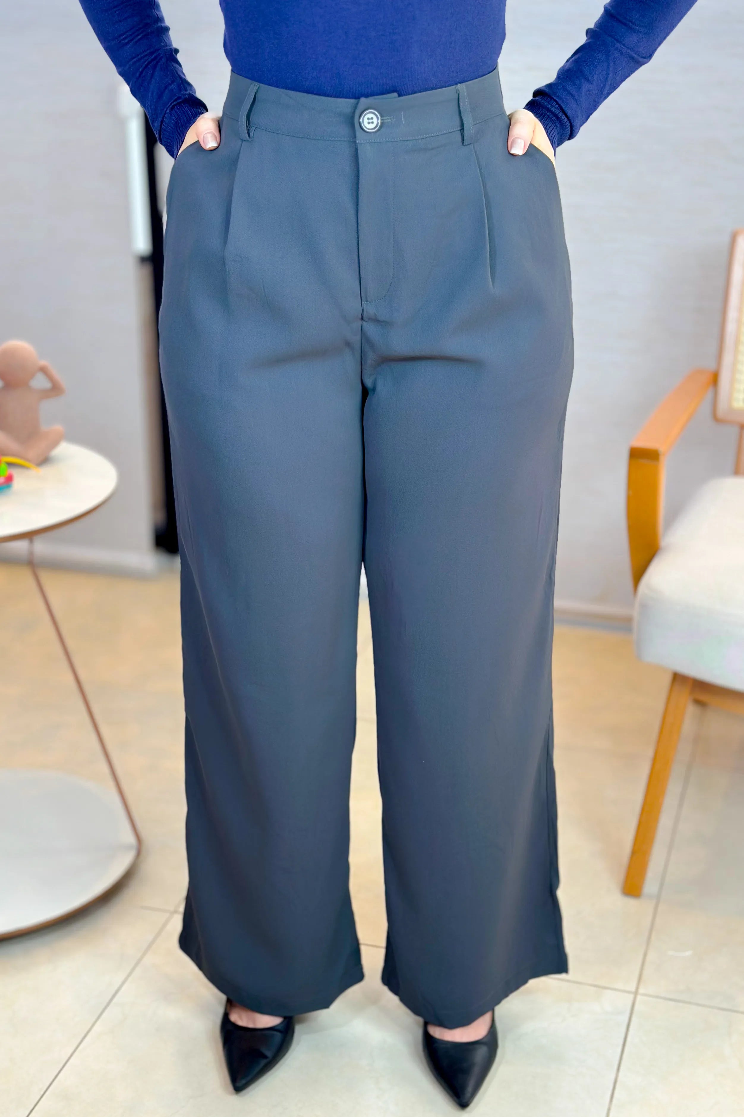 Calça Pantalona Alfaiataria Lavínia Grafite