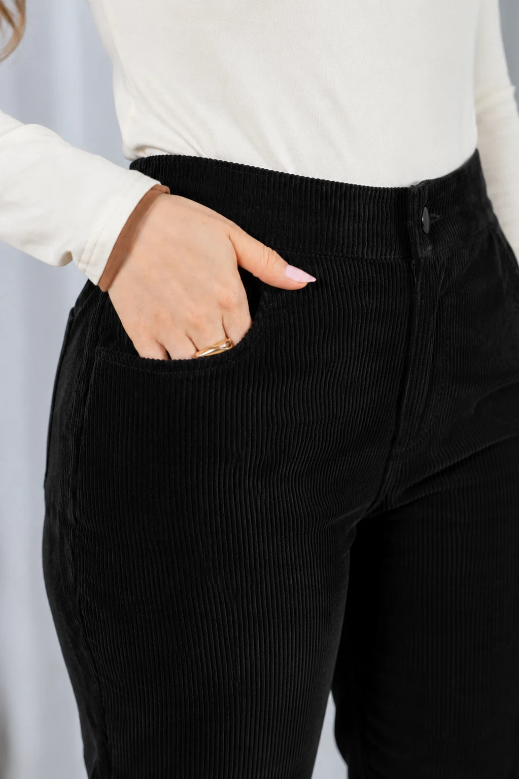 Calça Cotelê Corte Reto Lupita Preta