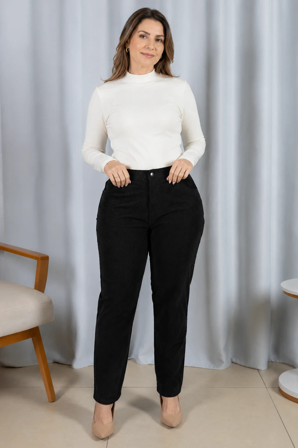 Calça Cotelê Corte Reto Lupita Preta