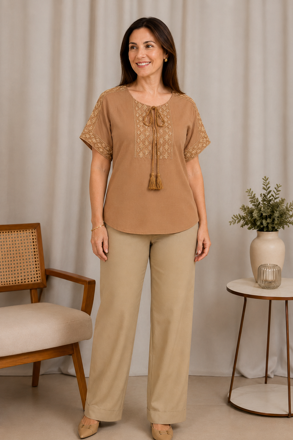 Blusa Em Cotton Linho Fresca Bordada Com Amarração Edna Marrom