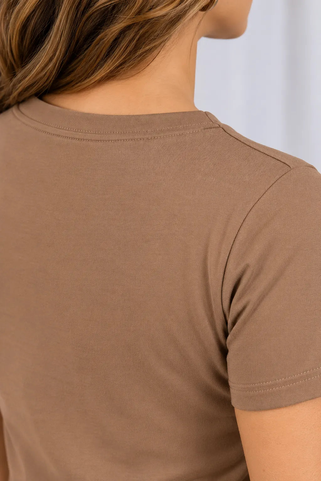 Blusa Manga Curta em Cotton Lycra com Detalhe de Botões no Colo Alícia Marrom