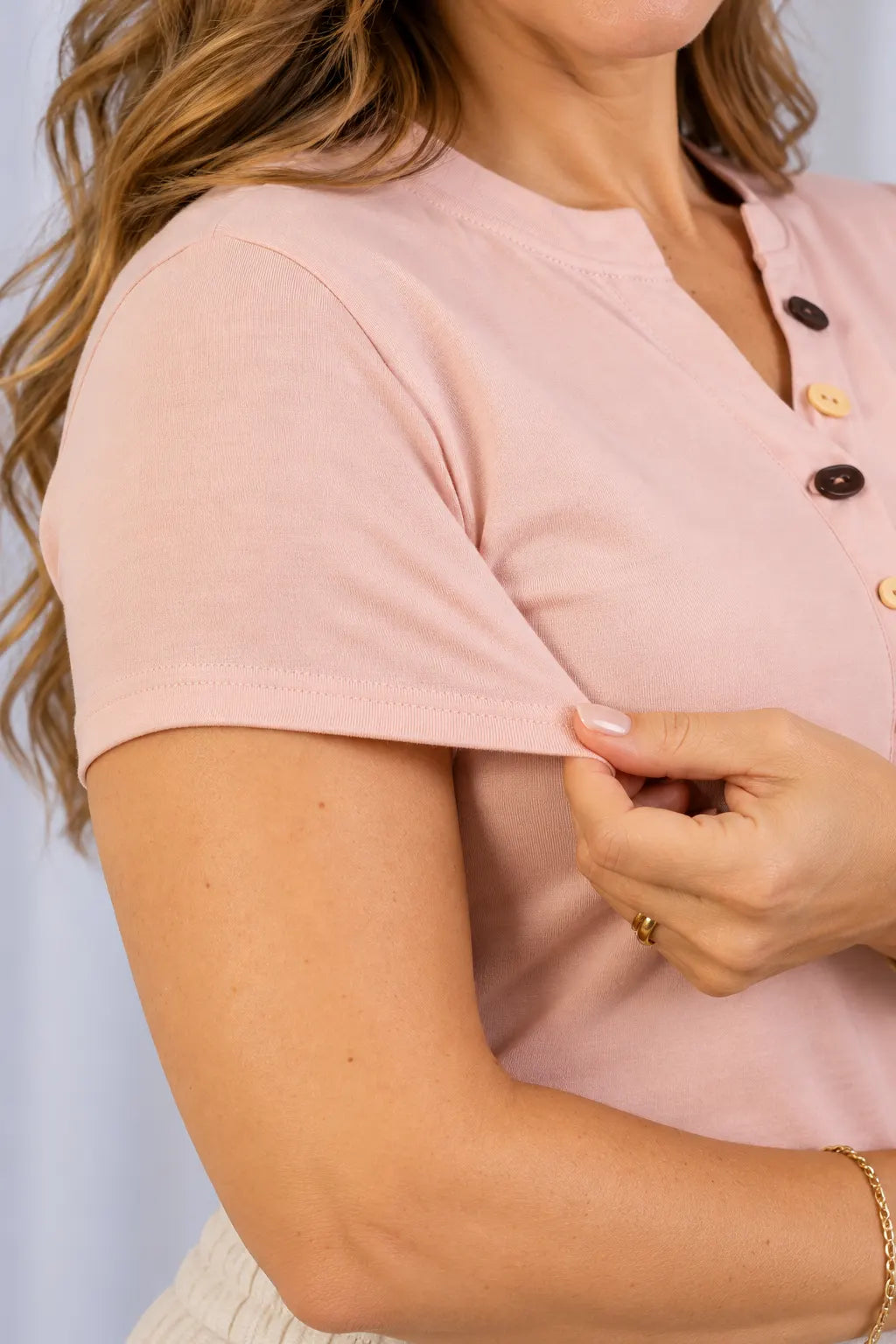Blusa Manga Curta em Cotton Lycra com Detalhe de Botões no Colo Alícia Rosa