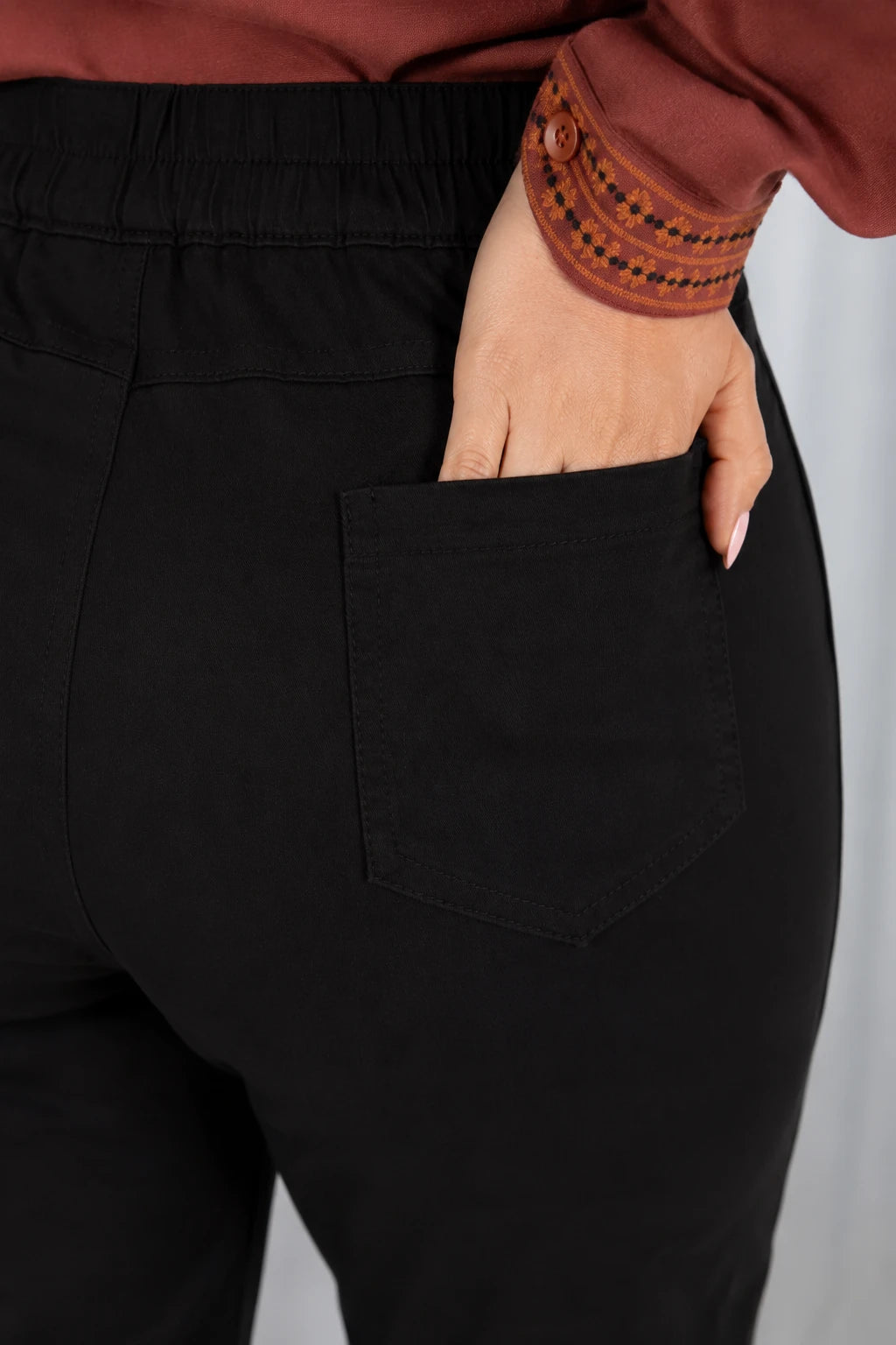 Calça Sarja Macia Corte Reto Analice Preta
