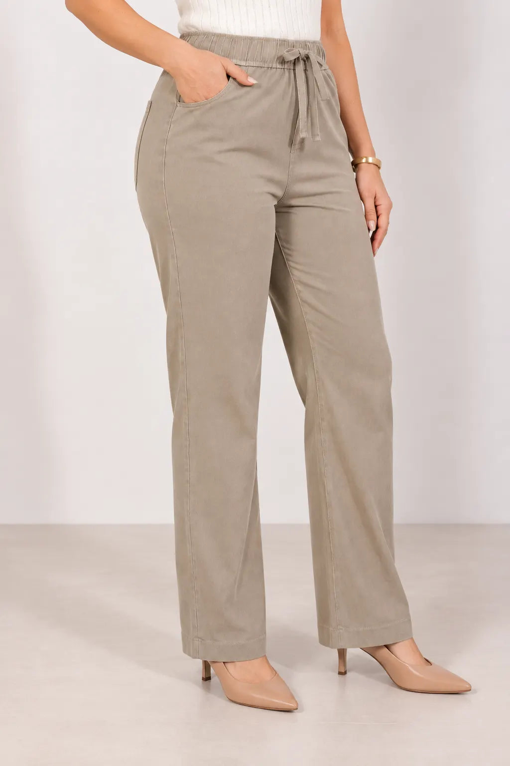 Calça Corte Reto em Chambray com Cós de Amarração Anita Caqui