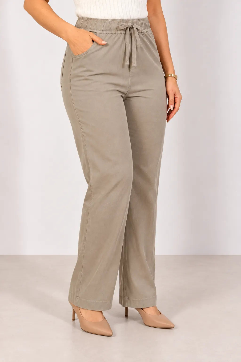 Calça Corte Reto em Chambray com Cós de Amarração Anita Caqui