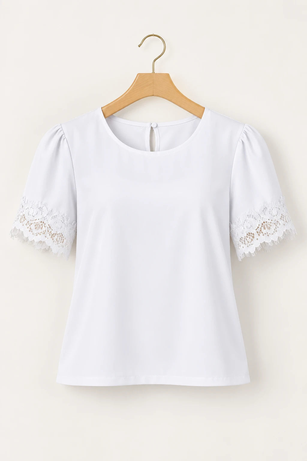 Blusa Manga Curta Detalhe Manga Em Renda Bárbara Branca