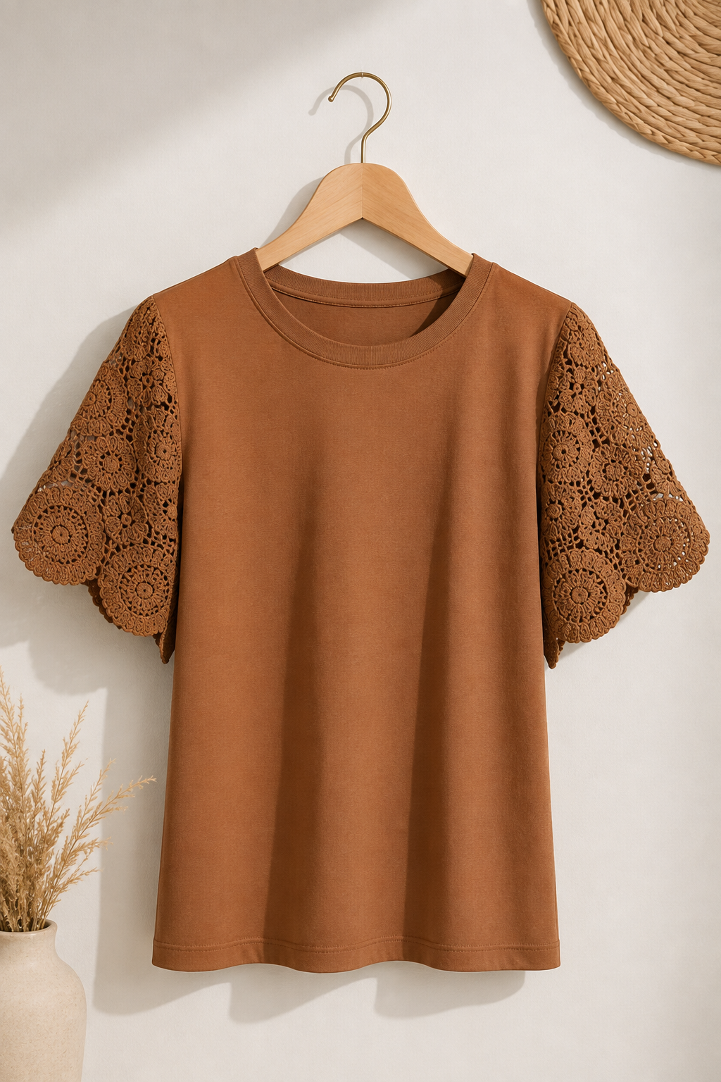 Blusa Confortável com Manga em Crochê Geisa Marrom