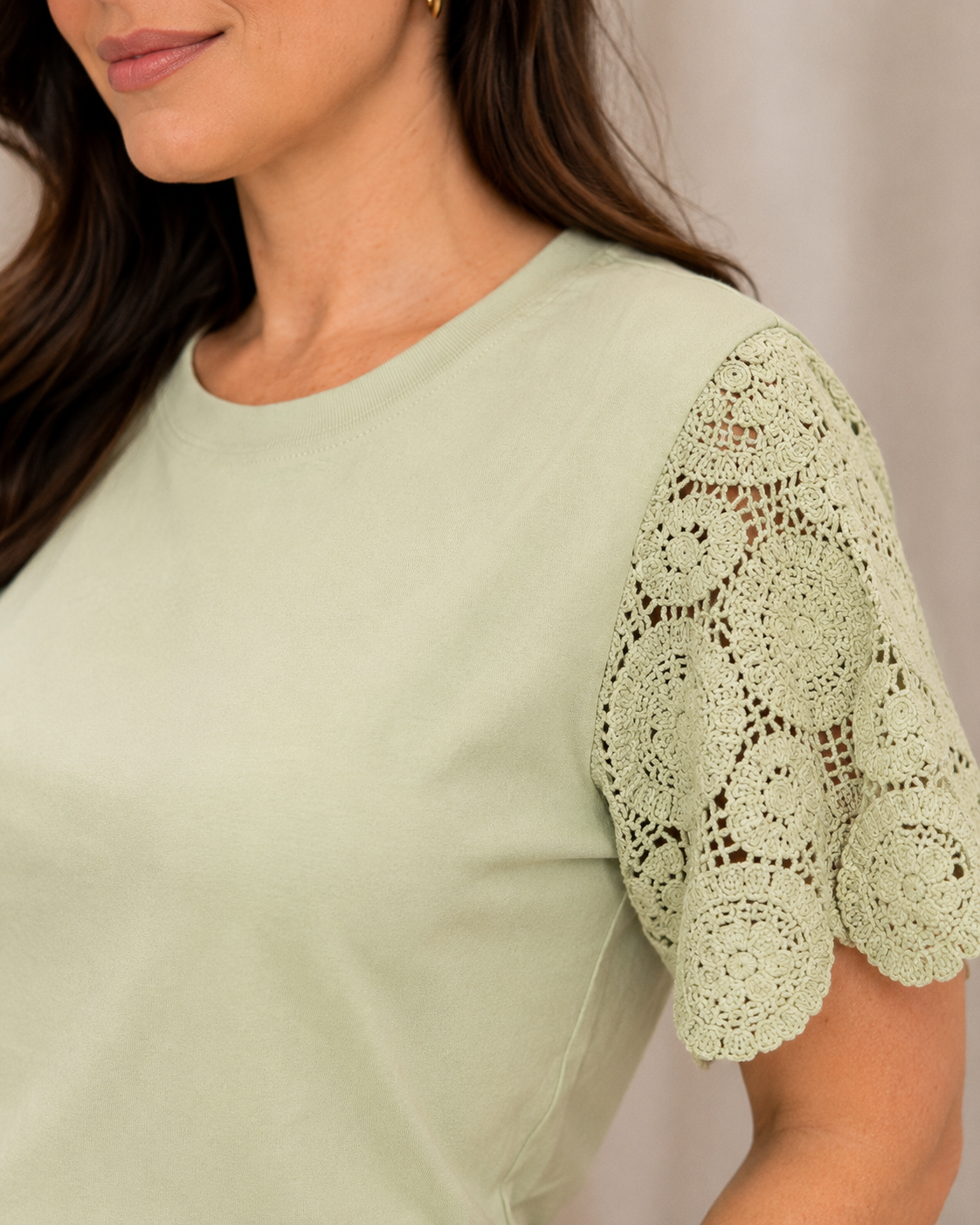 Blusa Confortável com Manga em Crochê Geisa Verde