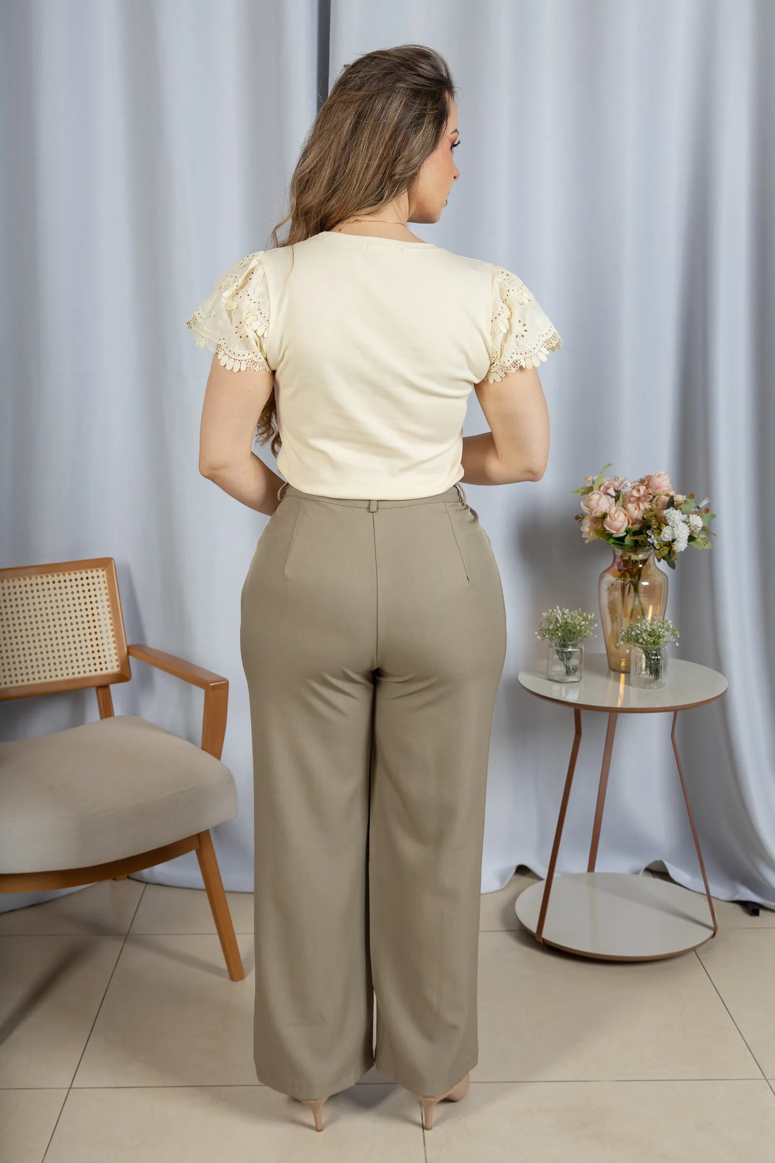 Blusa Cotton Lycra com Manga em Laise Delicado Lisandra Amarelo Manteiga - costas