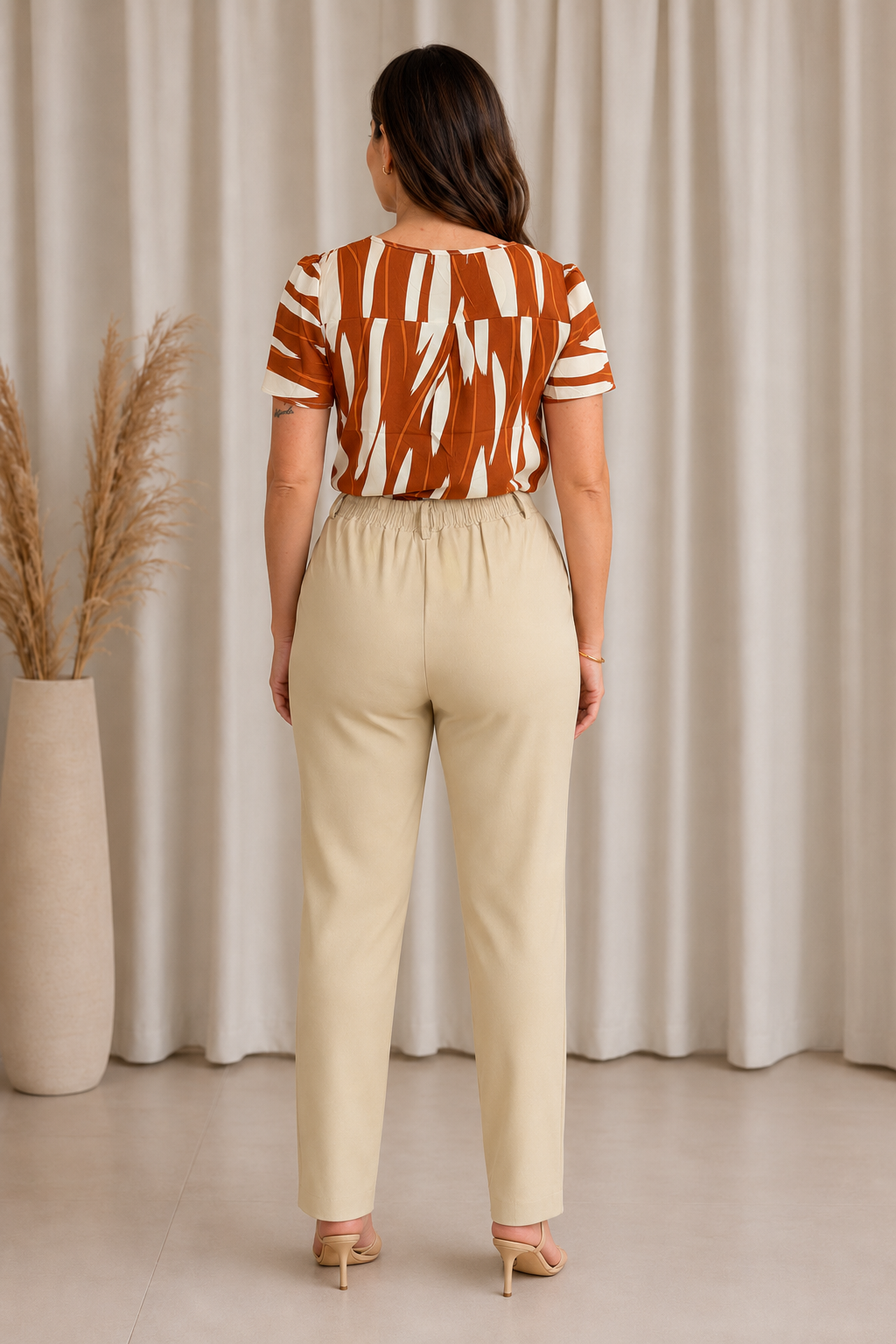 Blusa Crepe Classic que Não Amassa Ivana Marrom - foto 8