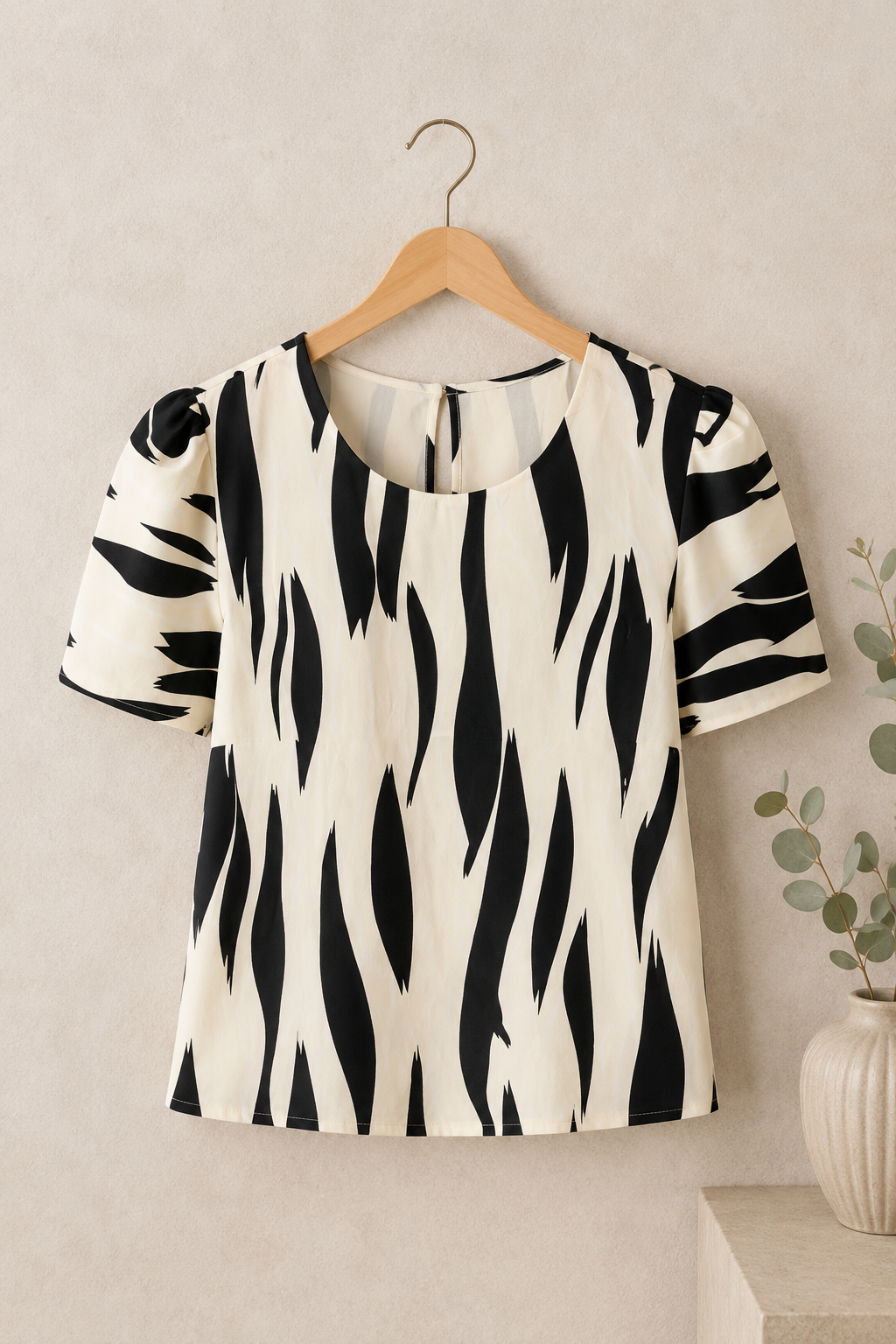 Blusa Crepe Classic que Não Amassa Ivana Preta - foto 7