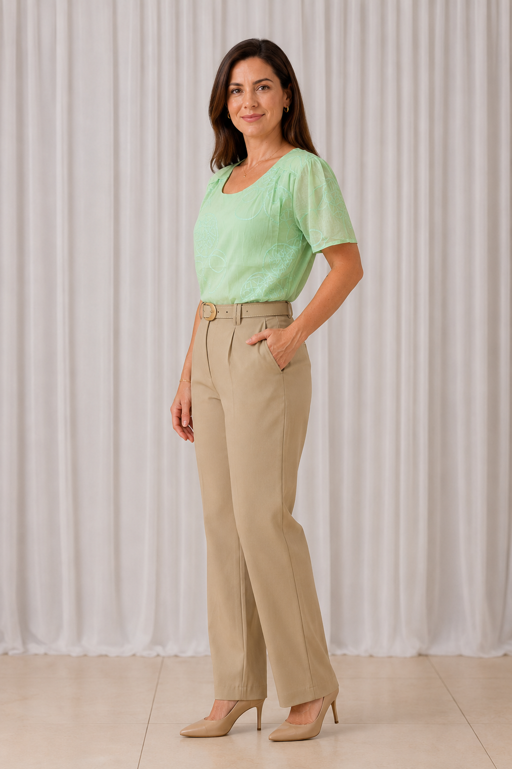 Blusa em Laise com Pregas no Colo Dália Verde
