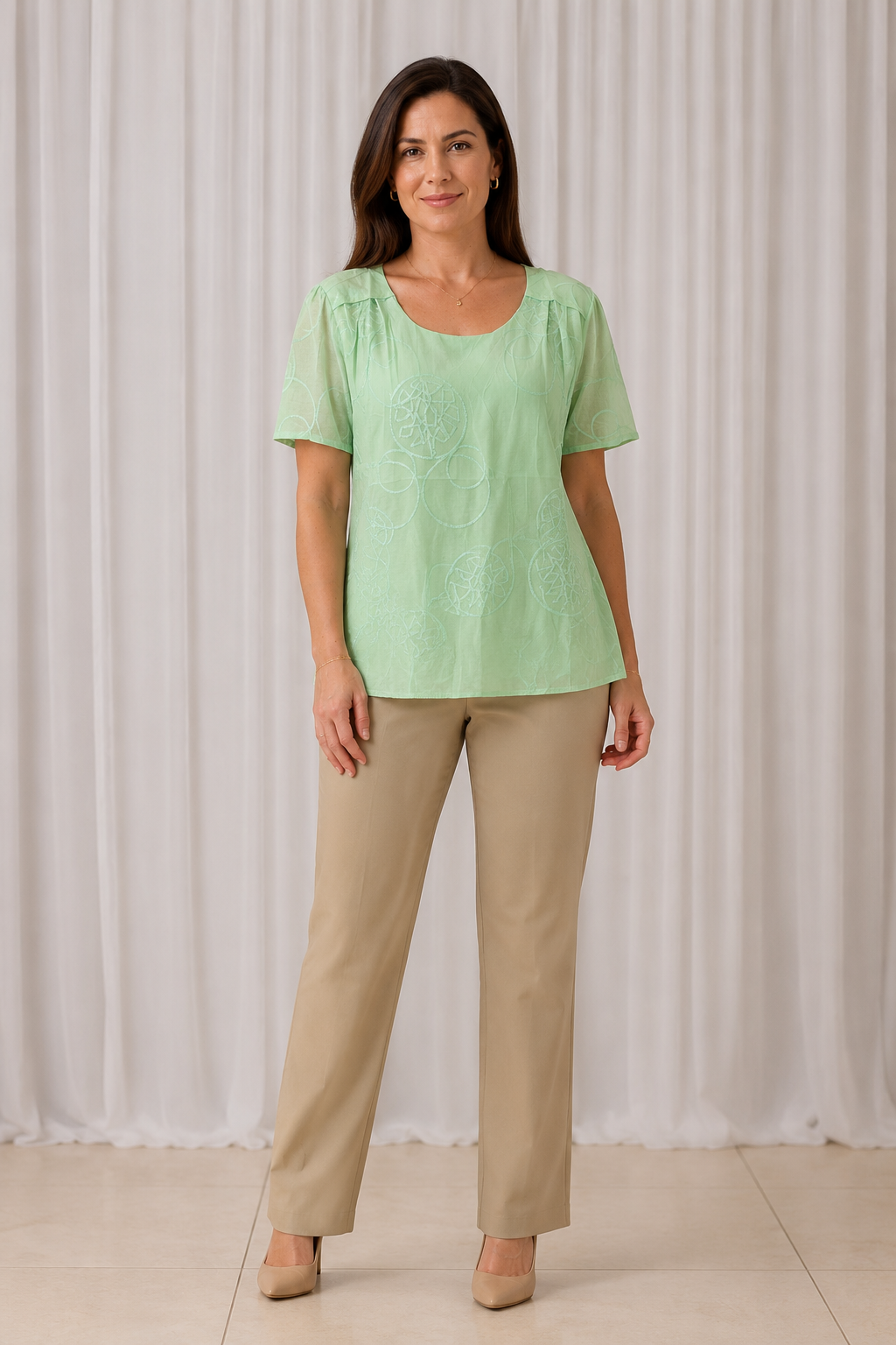 Blusa em Laise com Pregas no Colo Dália Verde