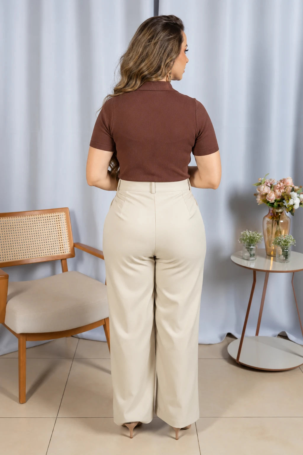 Blusa em Modal Gola Camisa com Aplicação de Strass Tamires Marrom - foto 5