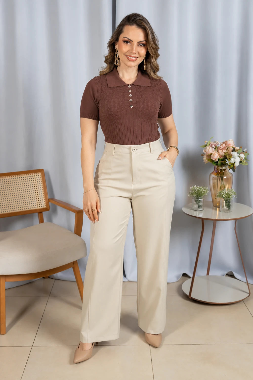 Blusa em Modal Gola Camisa com Aplicação de Strass Tamires Marrom - foto 7