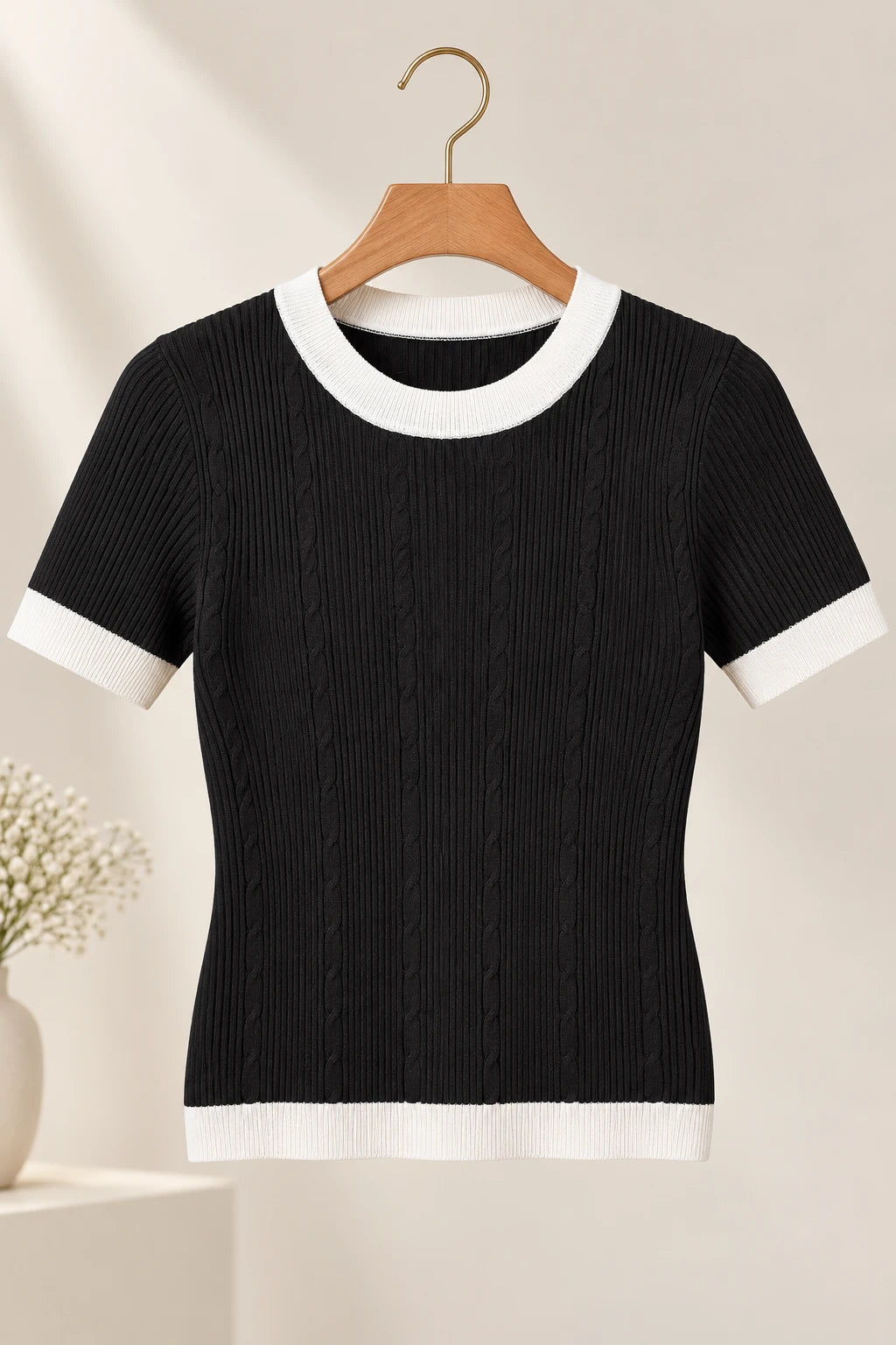 Blusa Leve com Detalhes Contrastantes Fernanda Preta - foto 9