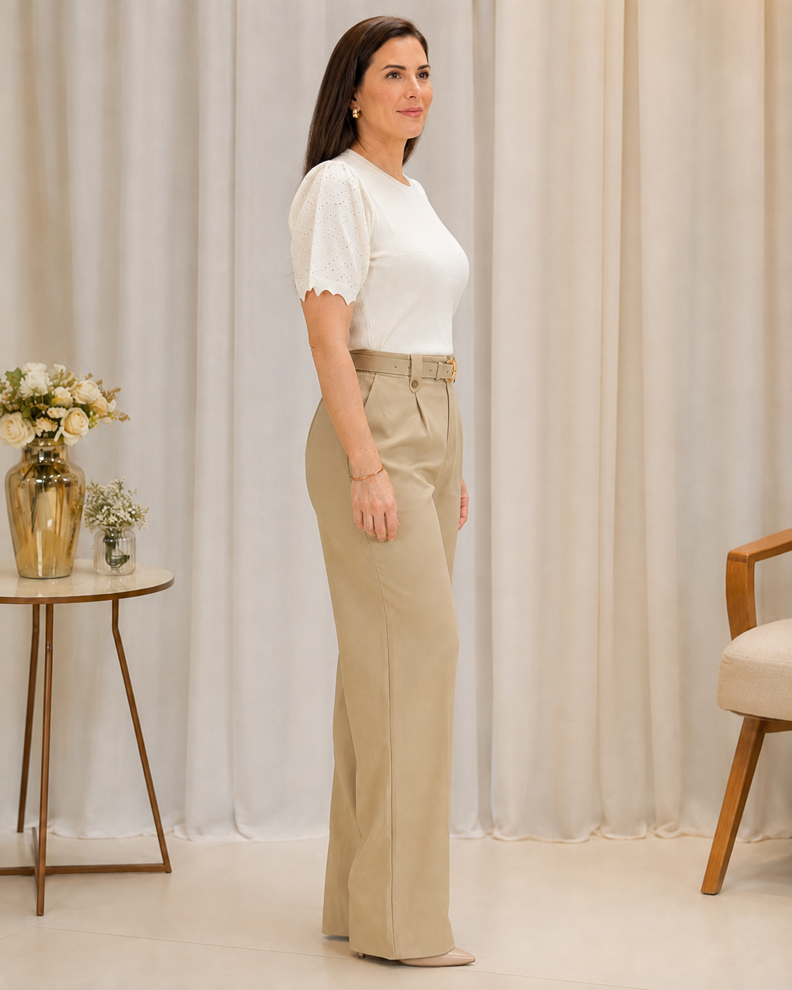Blusa Manga Curta Que Estica Detalhe Vazado Vivian Branca