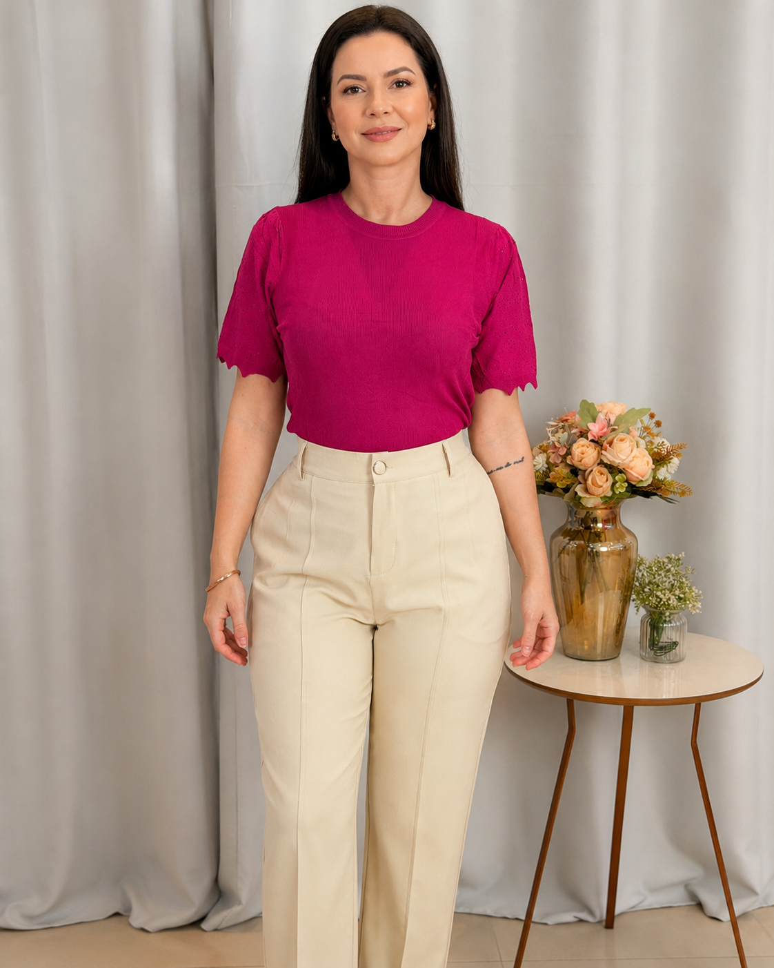 Blusa Manga Curta Que Estica Detalhe Vazado Vivian Fúcsia