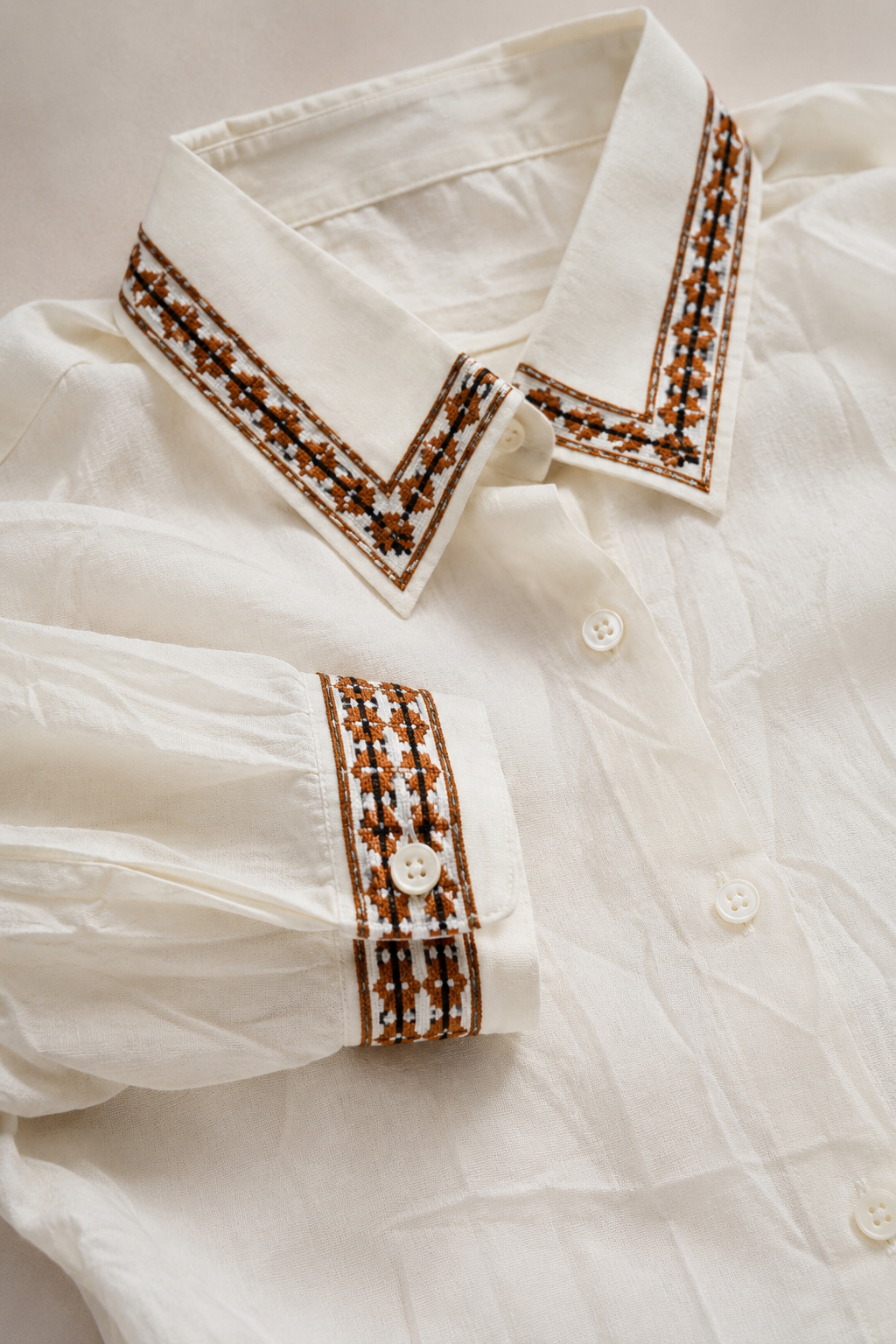 Camisa em Visco com Bordado Delicado Cátia Branca