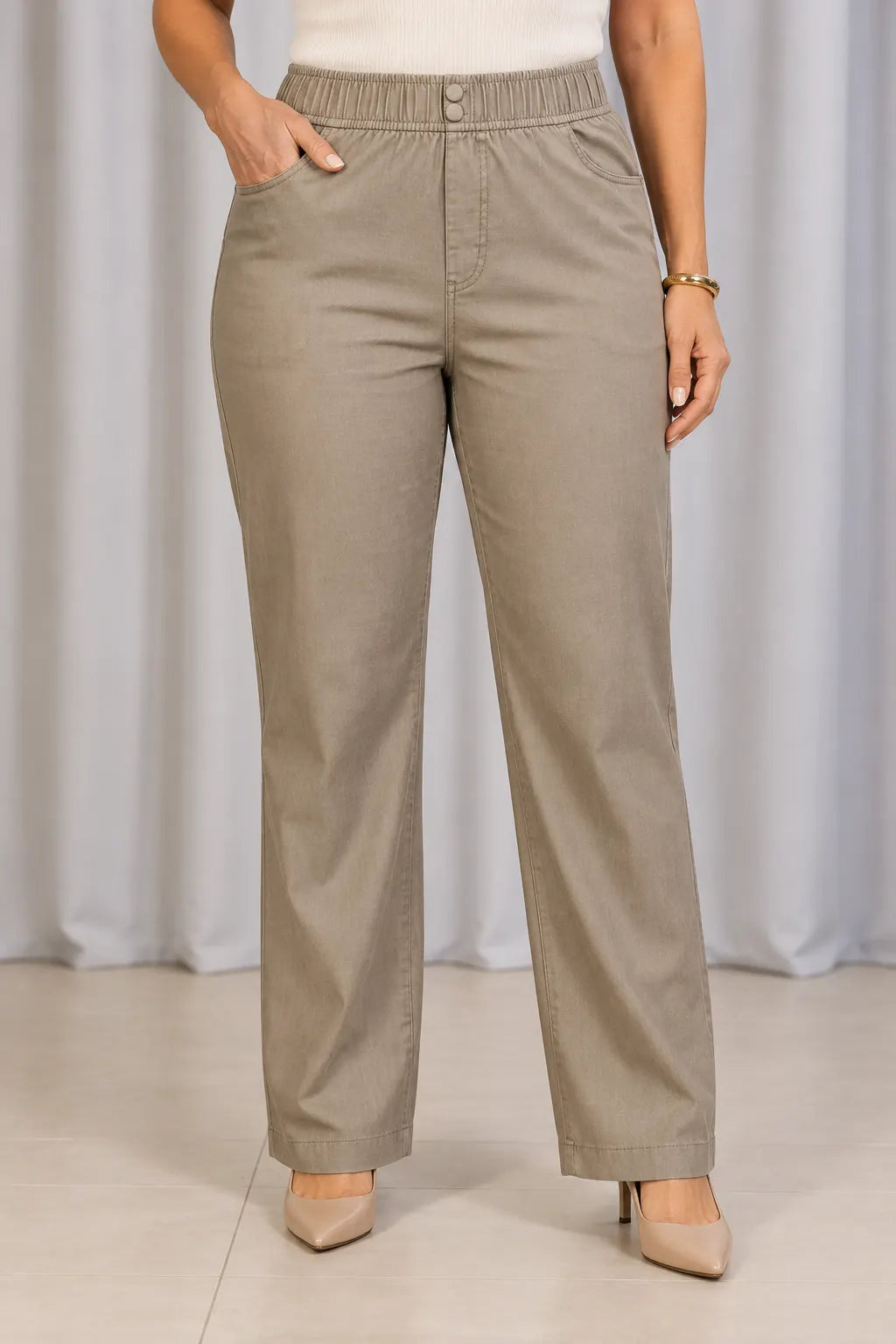 Calça Corte Reto em Chambray com Detalhe de Botões Célia Caqui