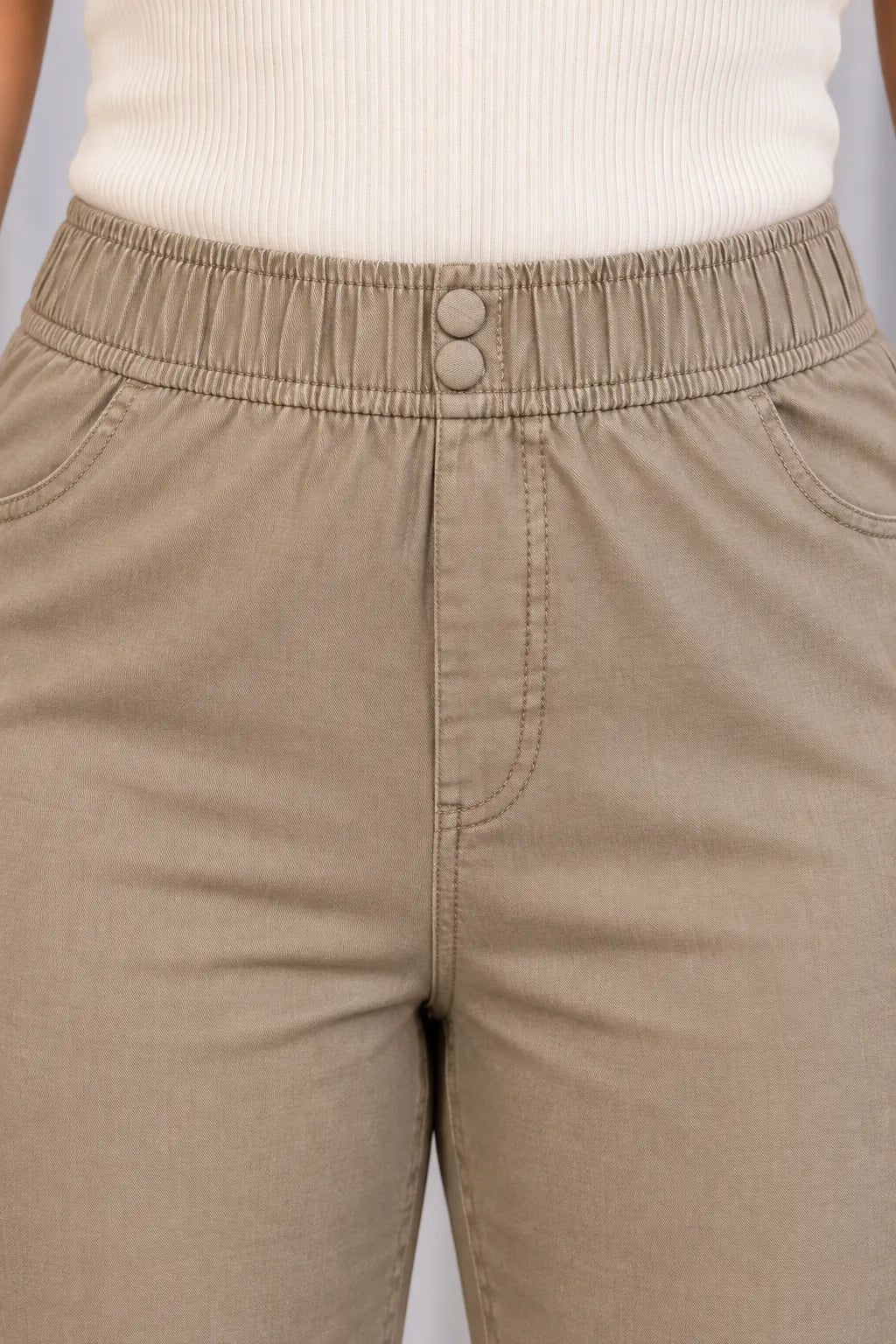 Calça Corte Reto em Chambray com Detalhe de Botões Célia Caqui